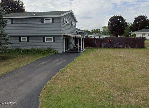 Photo of 4 University Place #2, Amsterdam, NY 12010 (MLS # 202612833)