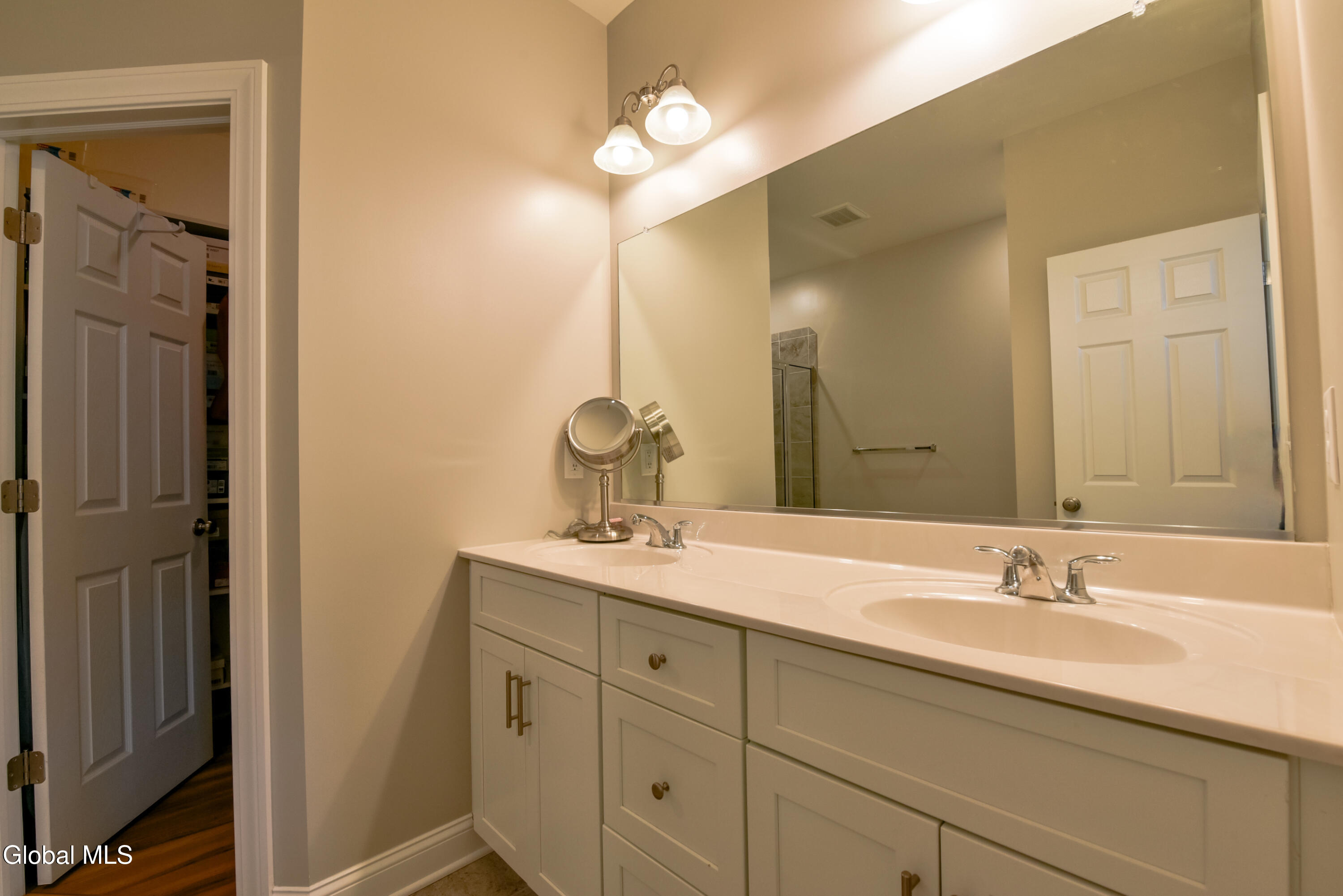 Ballston, New York 12019, United States, 3 Bedrooms Bedrooms, ,3 BathroomsBathrooms,Residential,Active,225036