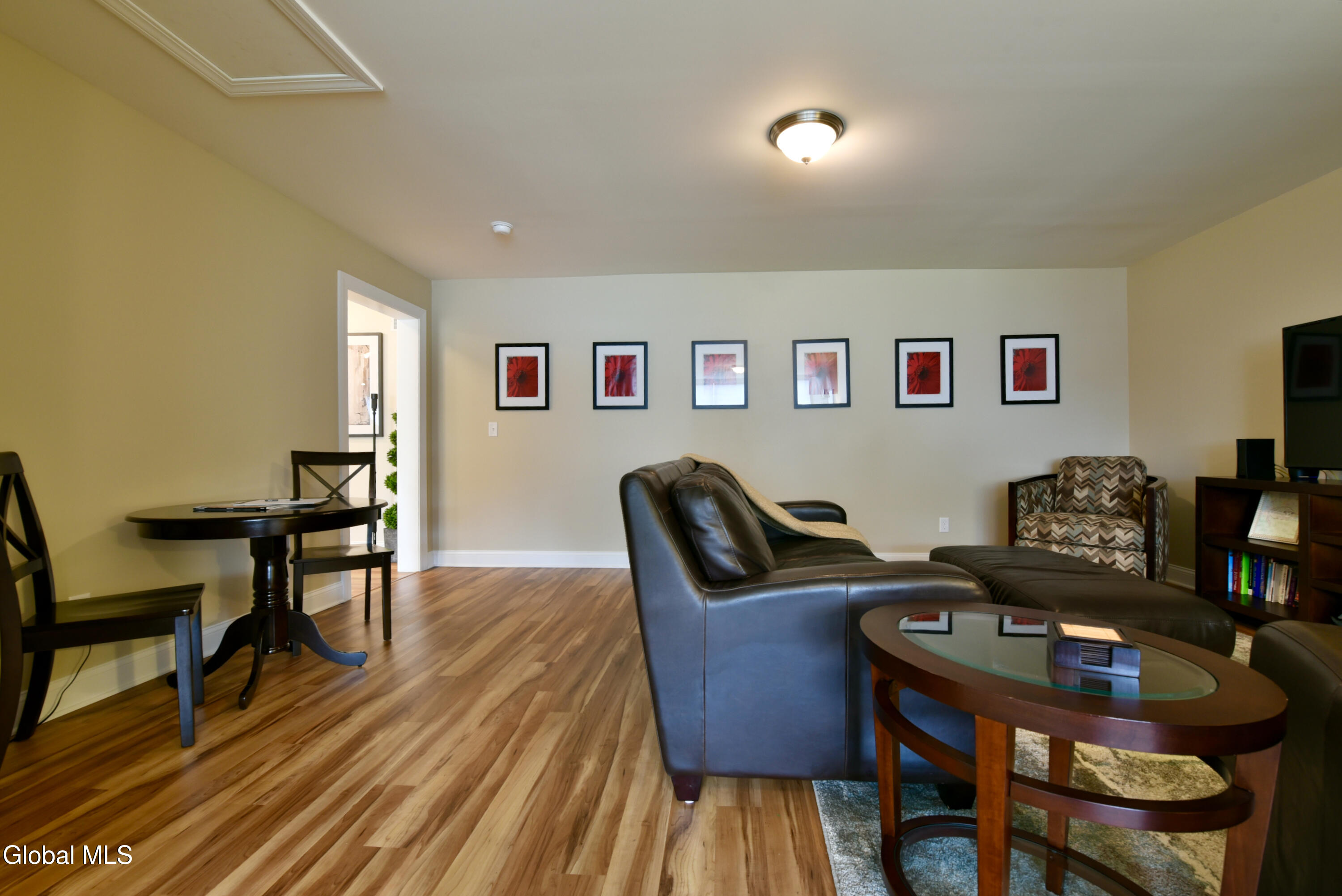 Ballston, New York 12019, United States, 3 Bedrooms Bedrooms, ,3 BathroomsBathrooms,Residential,Active,225036