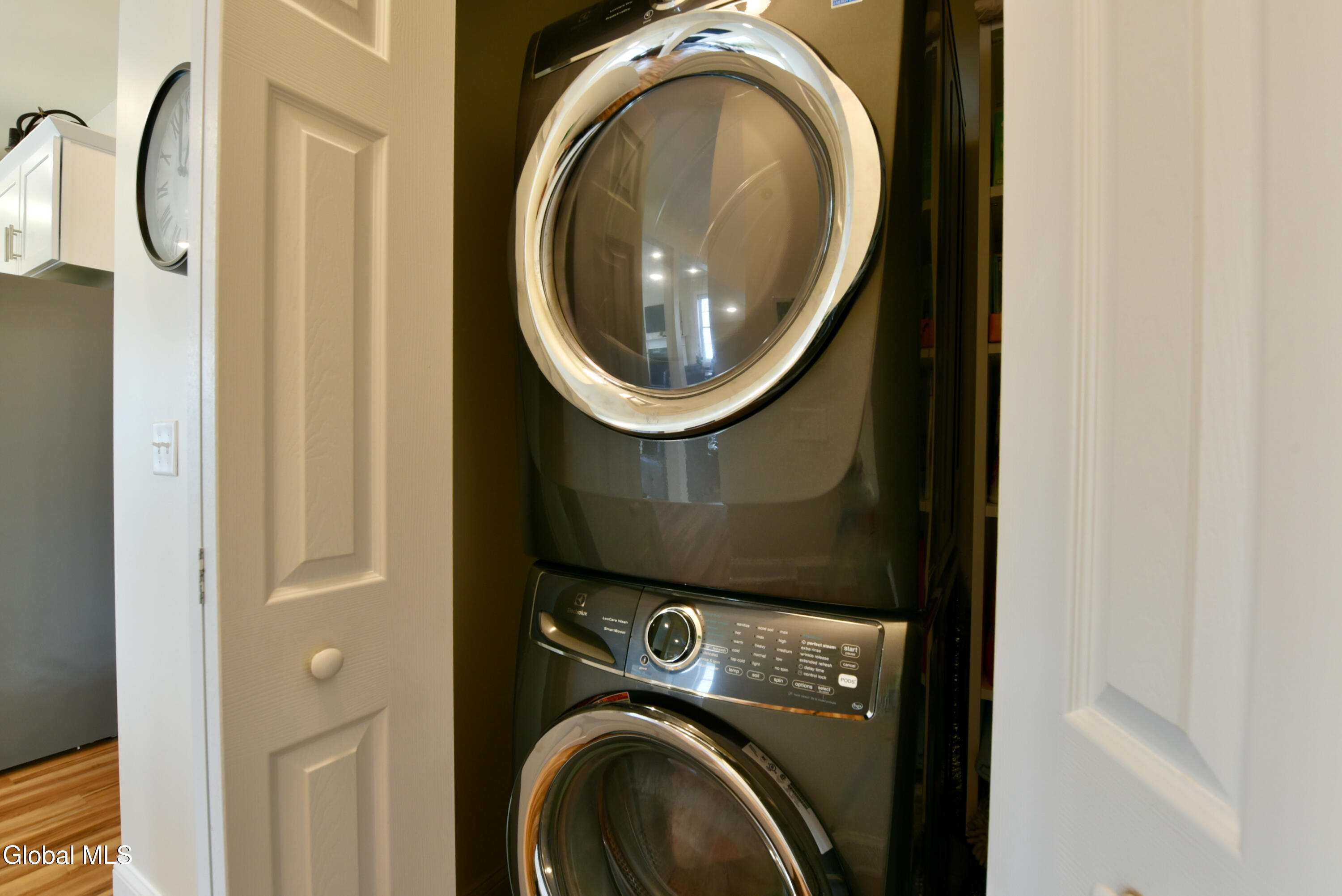 Ballston, New York 12019, United States, 3 Bedrooms Bedrooms, ,3 BathroomsBathrooms,Residential,Active,225036