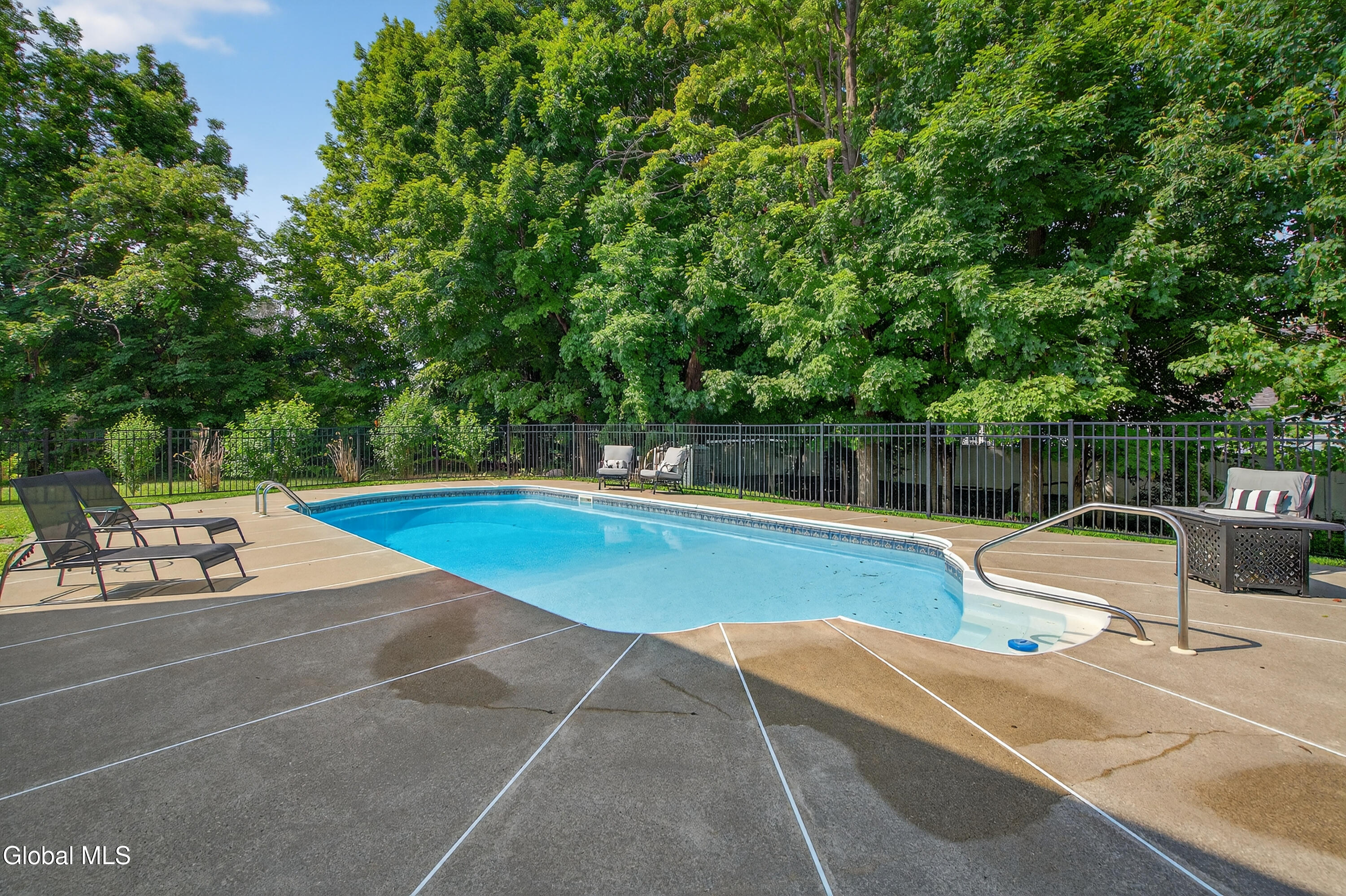 Queensbury, New York 12804, United States, 4 Bedrooms Bedrooms, ,3 BathroomsBathrooms,Residential,Active,165704