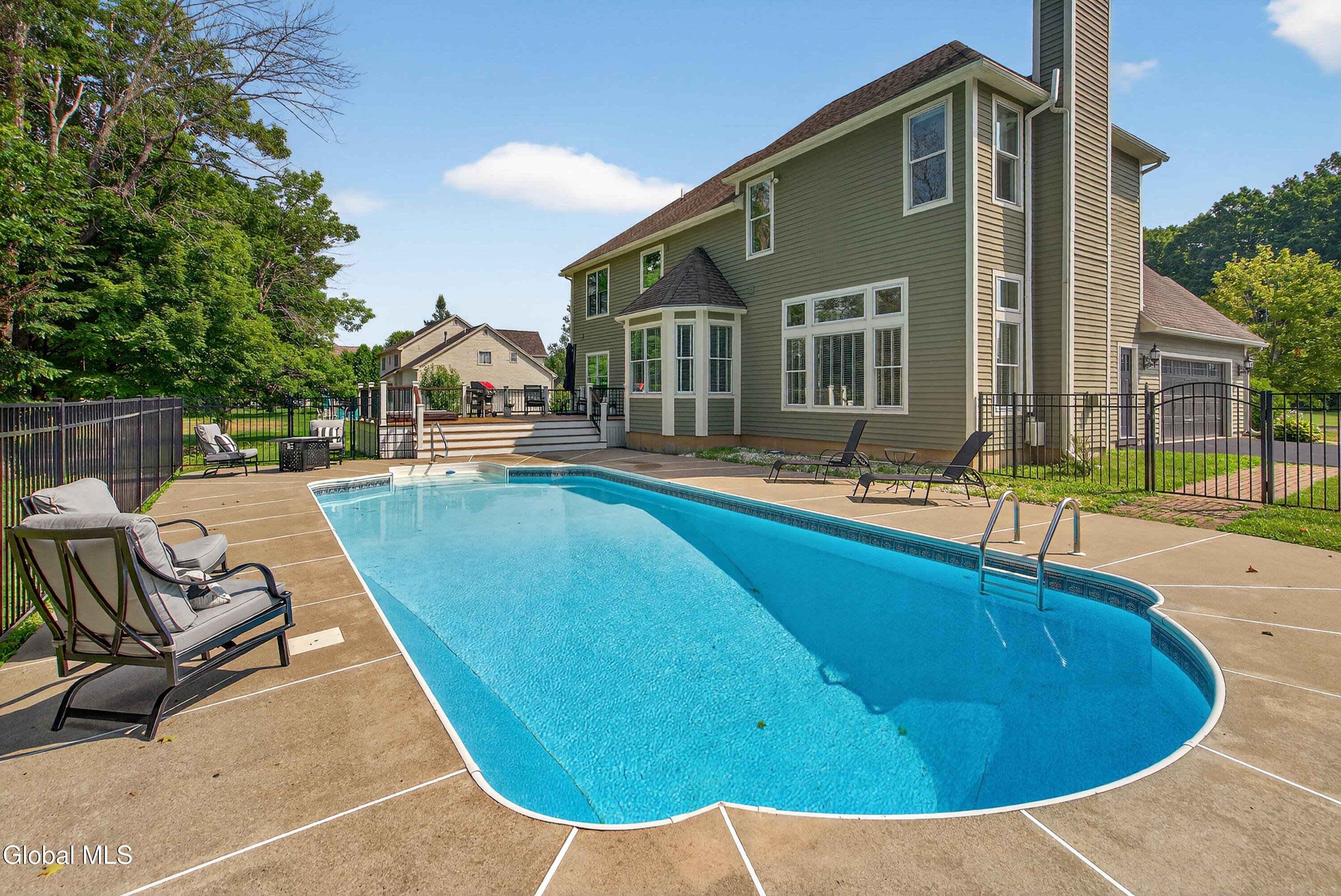 Queensbury, New York 12804, United States, 4 Bedrooms Bedrooms, ,3 BathroomsBathrooms,Residential,Active,165704