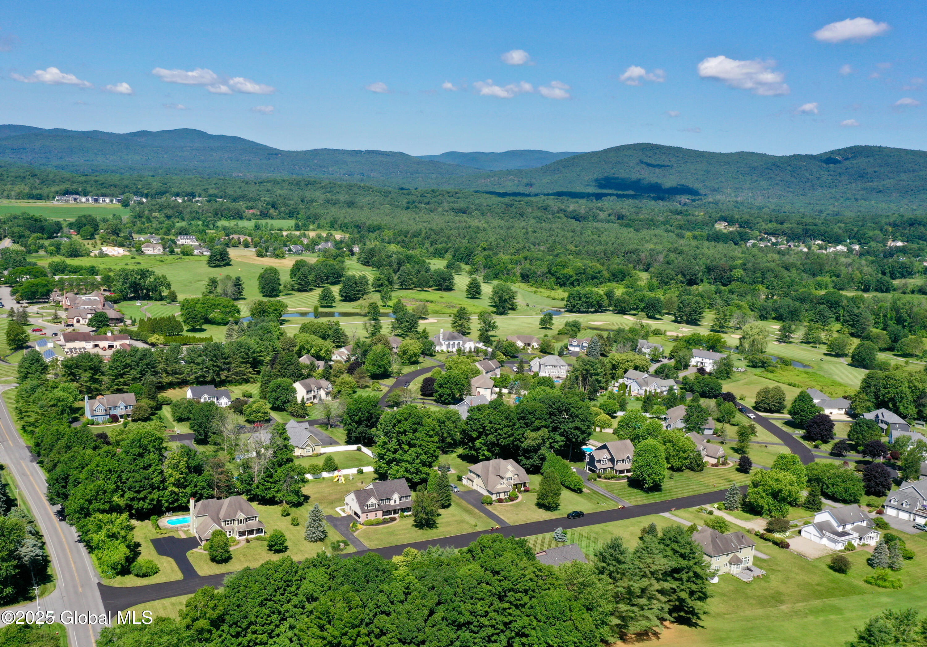 Queensbury, New York 12804, United States, 4 Bedrooms Bedrooms, ,3 BathroomsBathrooms,Residential,Active,165704