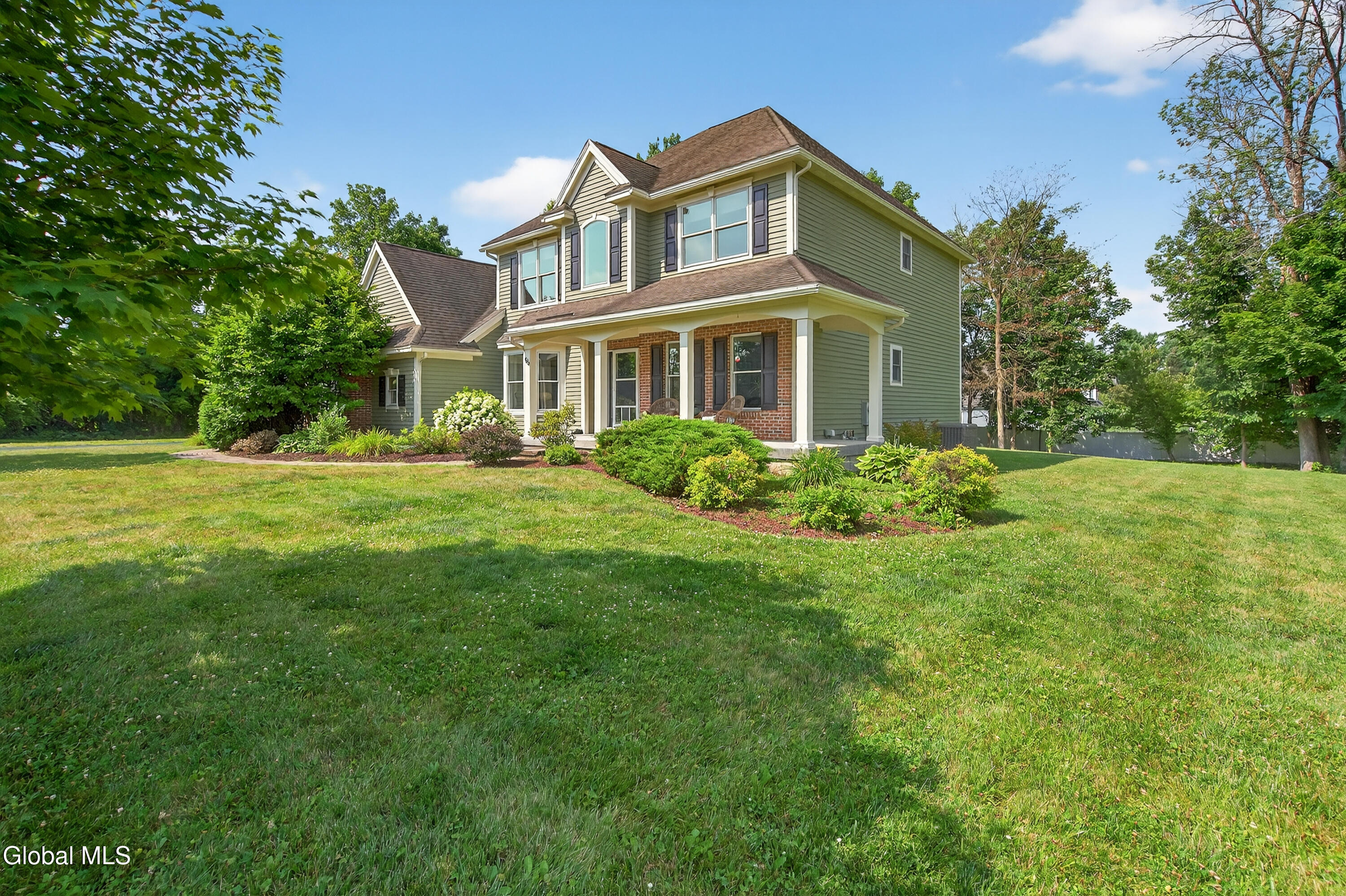 Queensbury, New York 12804, United States, 4 Bedrooms Bedrooms, ,3 BathroomsBathrooms,Residential,Active,165704