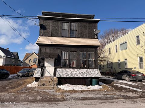 Photo of 11 Lefferts Street #Up, Amsterdam, NY 12010 (MLS # 202611263)