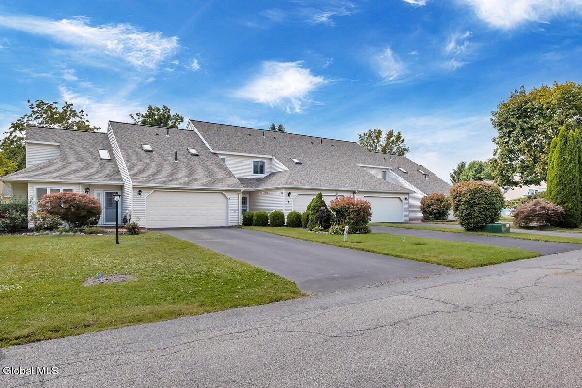 4 Rusfield Drive