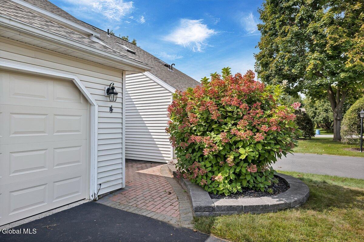 4 Rusfield Drive