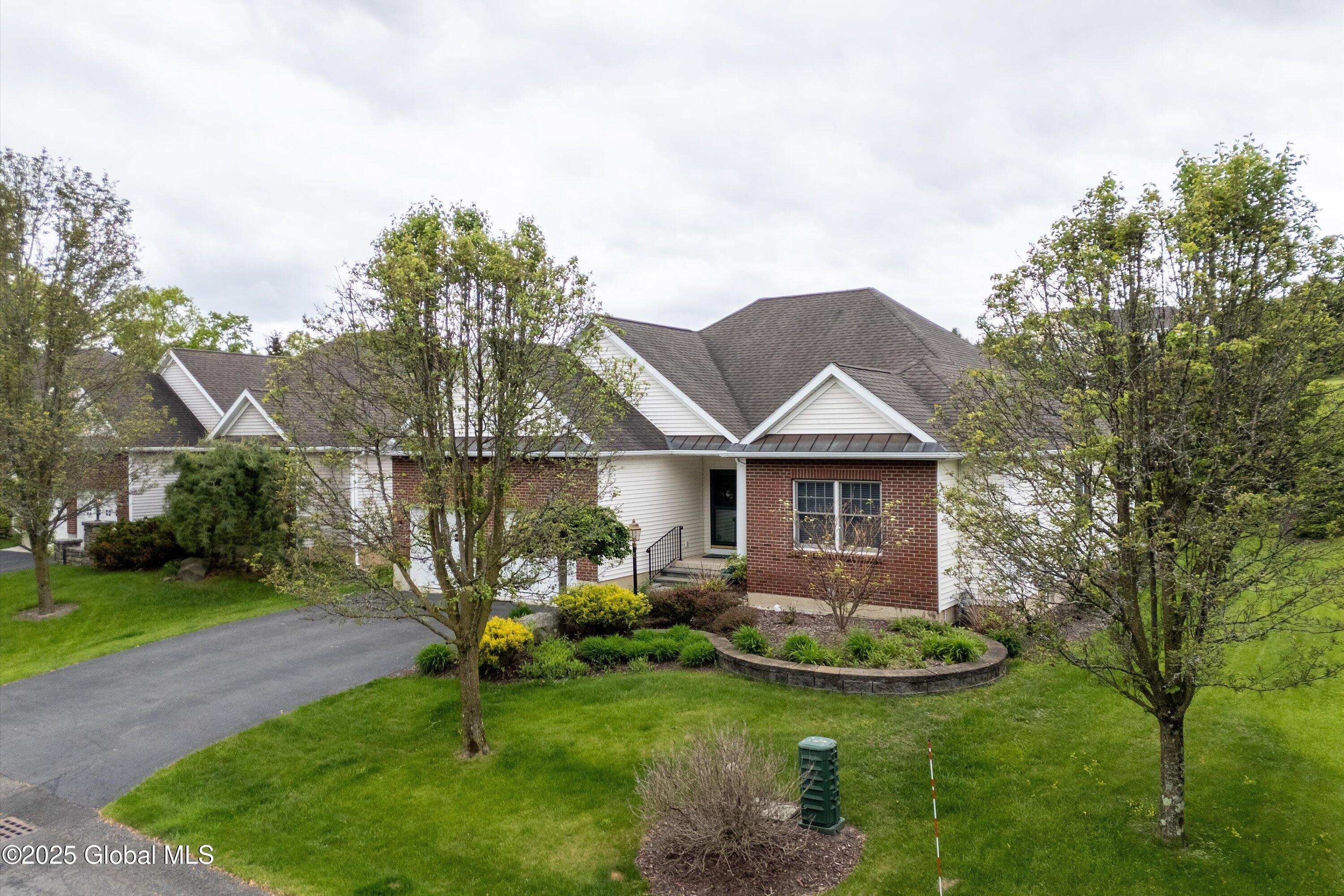 5 Conway Circle, Colonie, New York image 2