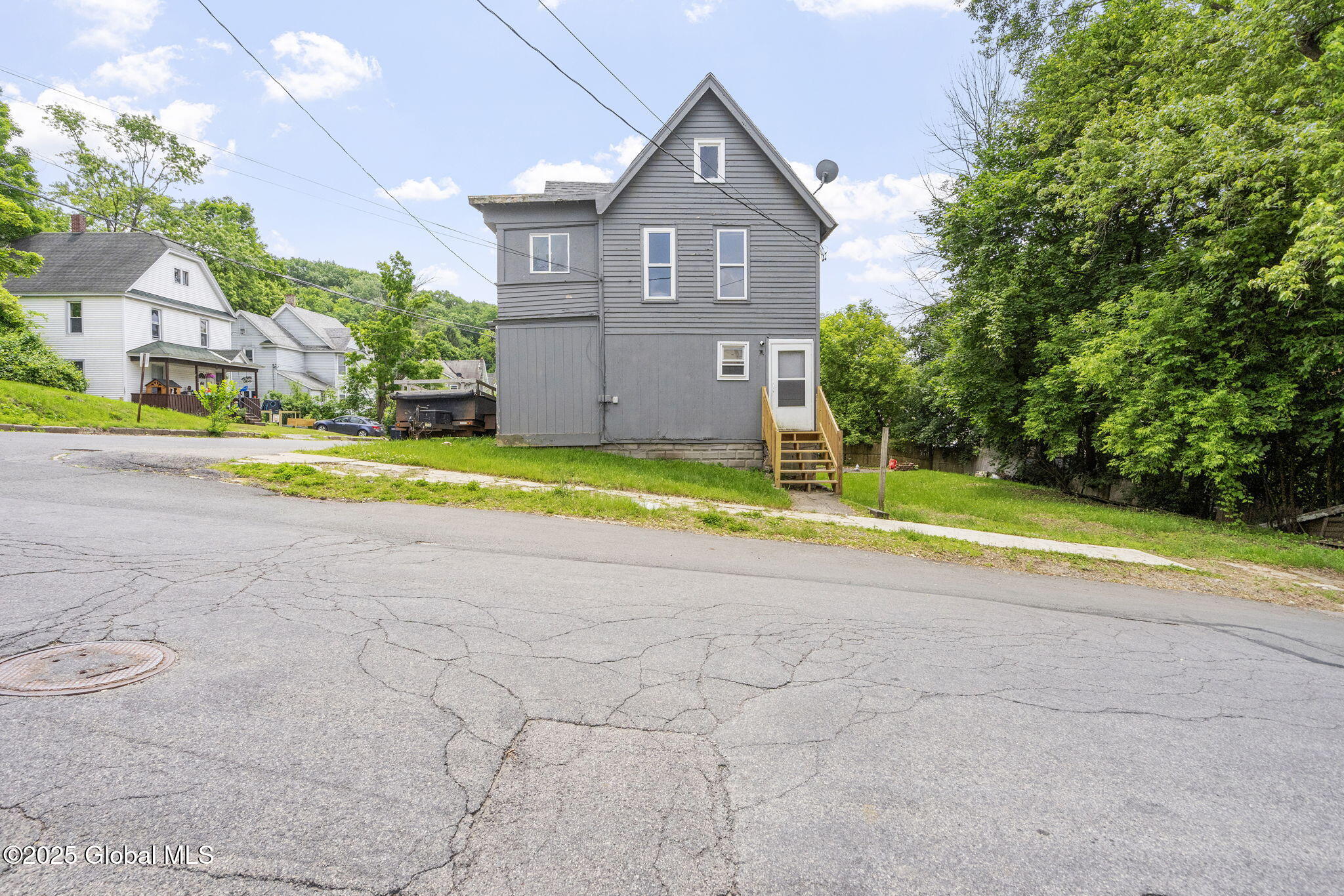 16 Steele Avenue