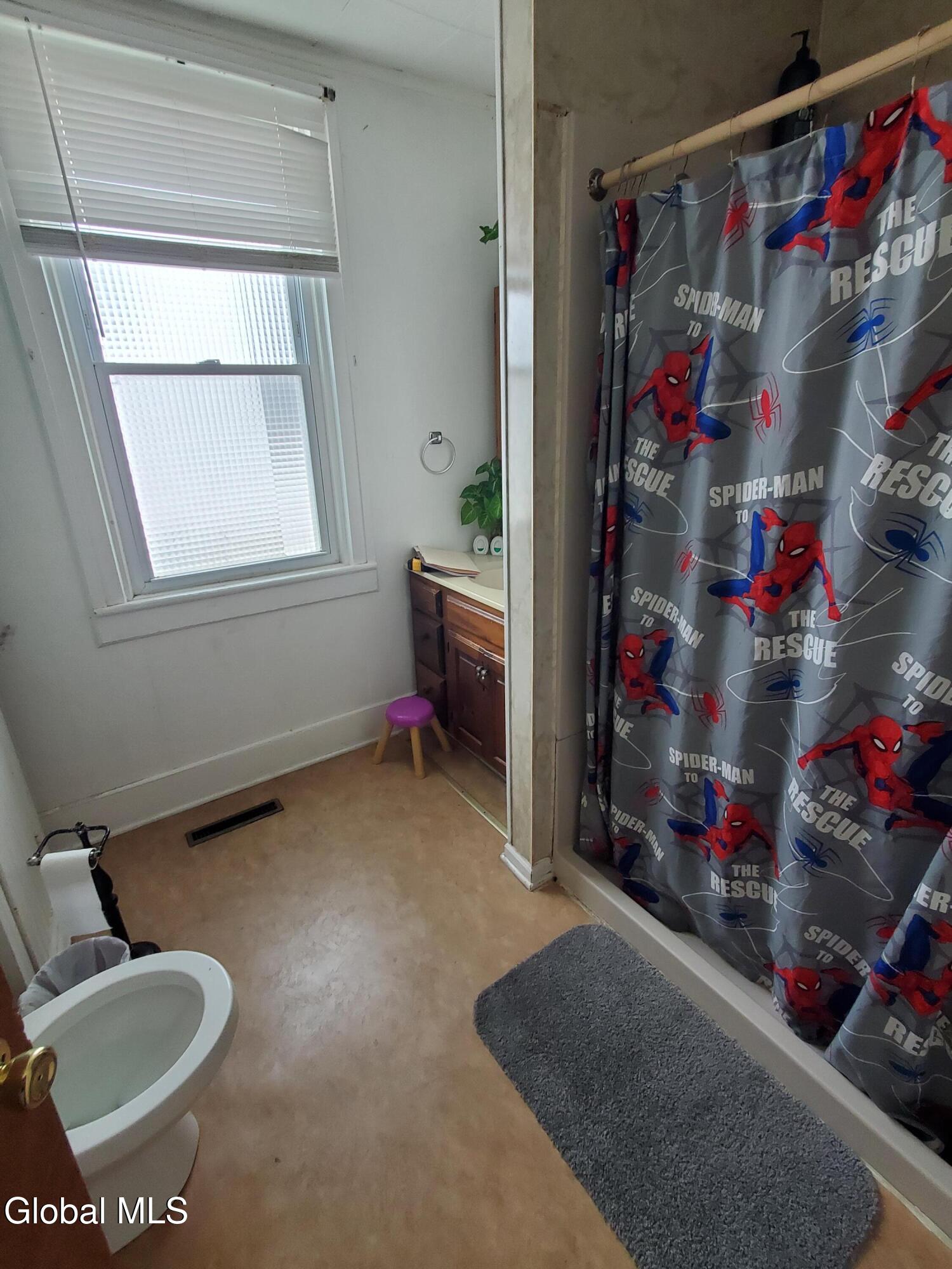 Saratoga Springs, New York 12866, United States, 5 Bedrooms Bedrooms, ,3 BathroomsBathrooms,Residential,Pending,181954