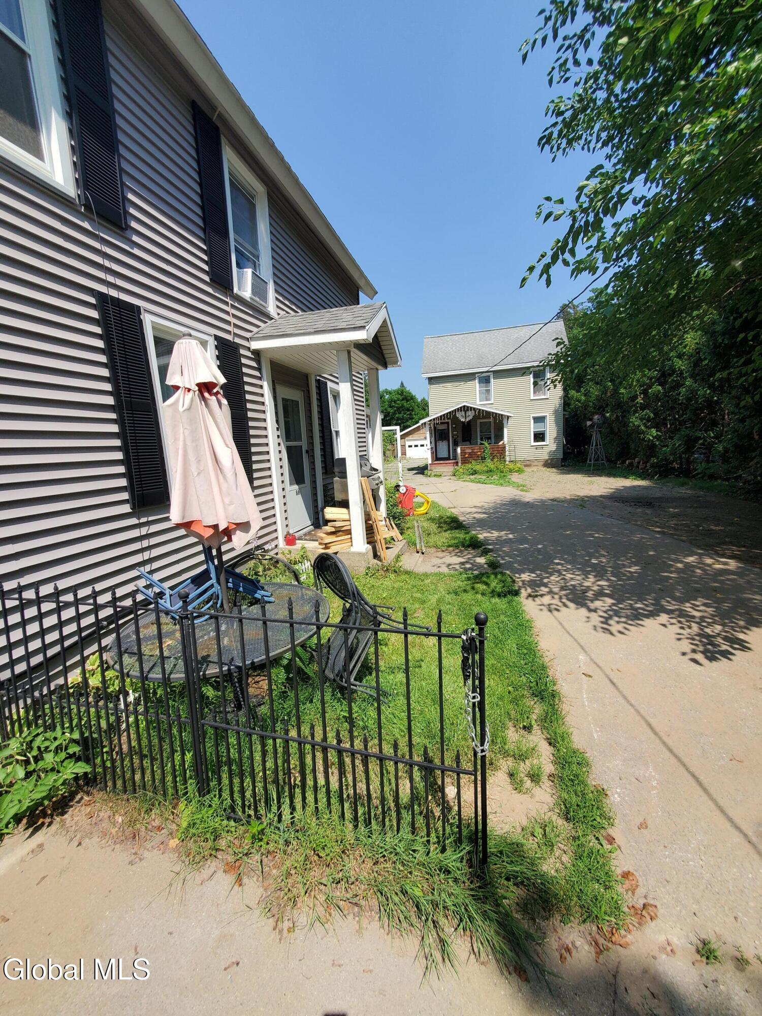 Saratoga Springs, New York 12866, United States, 5 Bedrooms Bedrooms, ,3 BathroomsBathrooms,Residential,Pending,181954