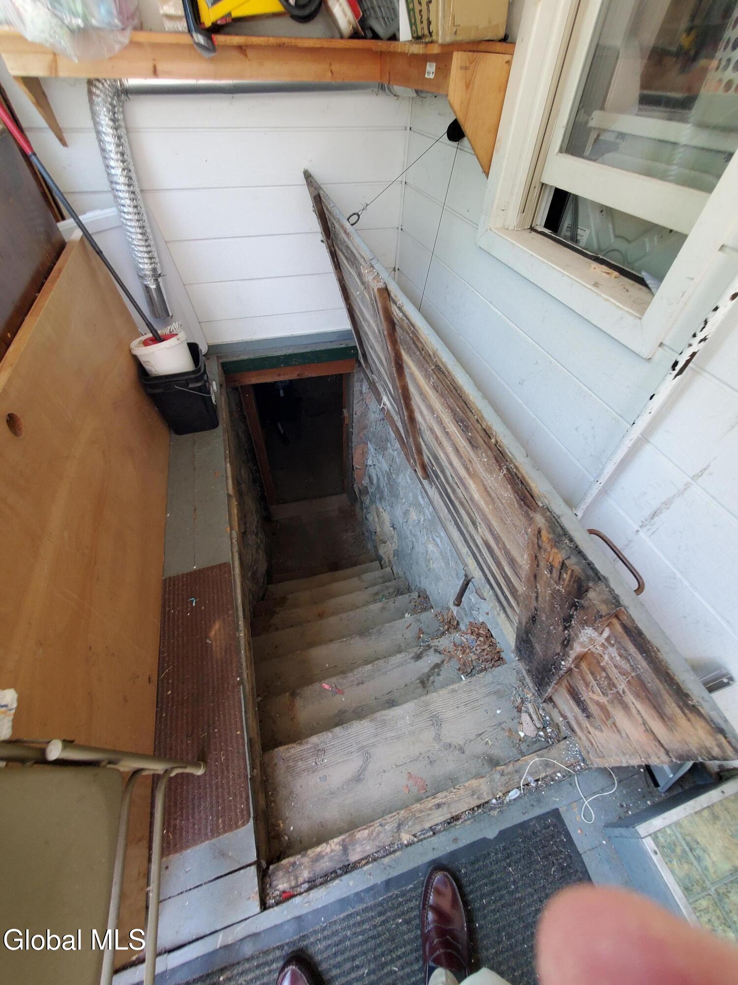 Saratoga Springs, New York 12866, United States, 5 Bedrooms Bedrooms, ,3 BathroomsBathrooms,Residential,Pending,181954