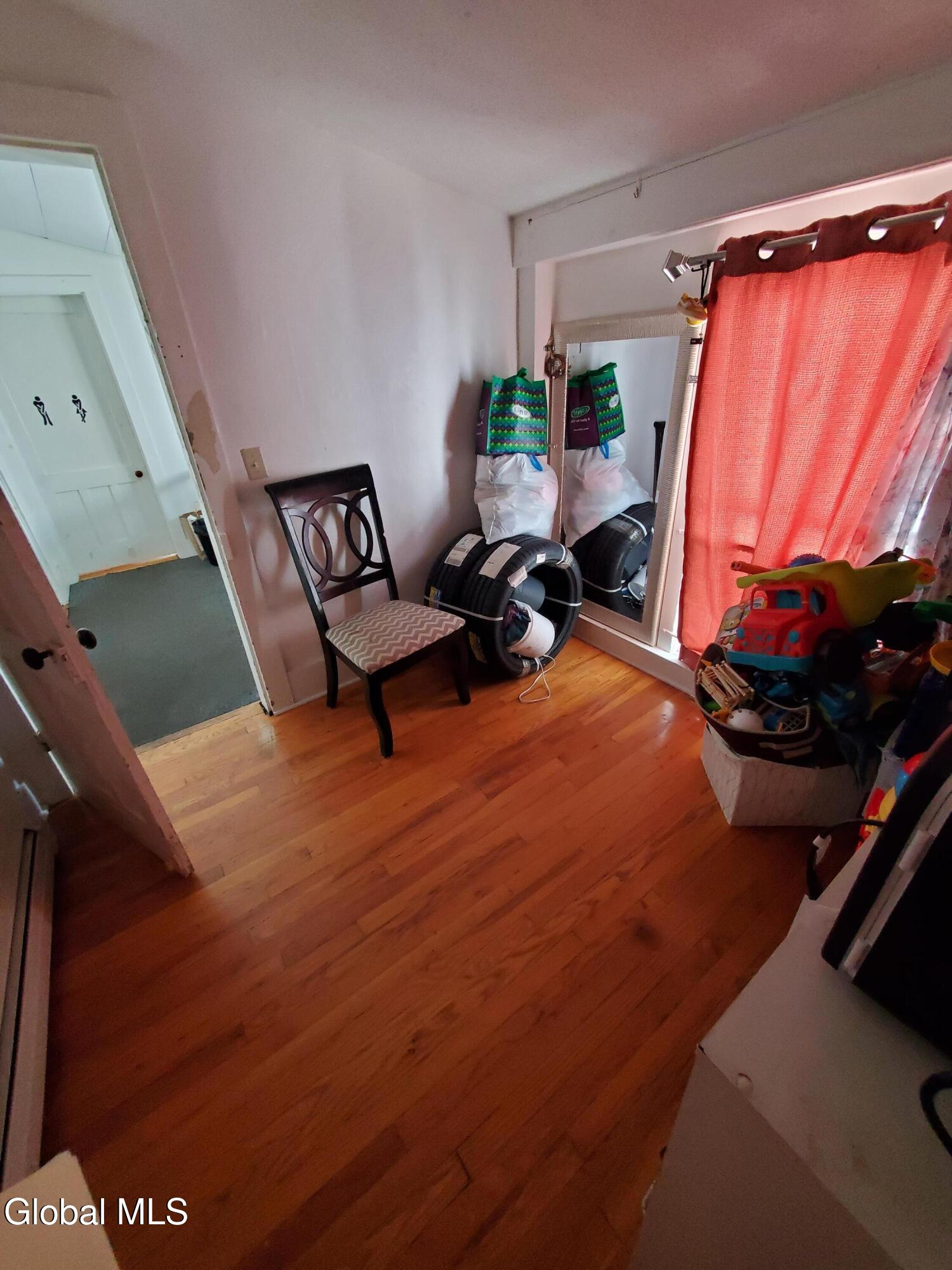 Saratoga Springs, New York 12866, United States, 5 Bedrooms Bedrooms, ,3 BathroomsBathrooms,Residential,Pending,181954