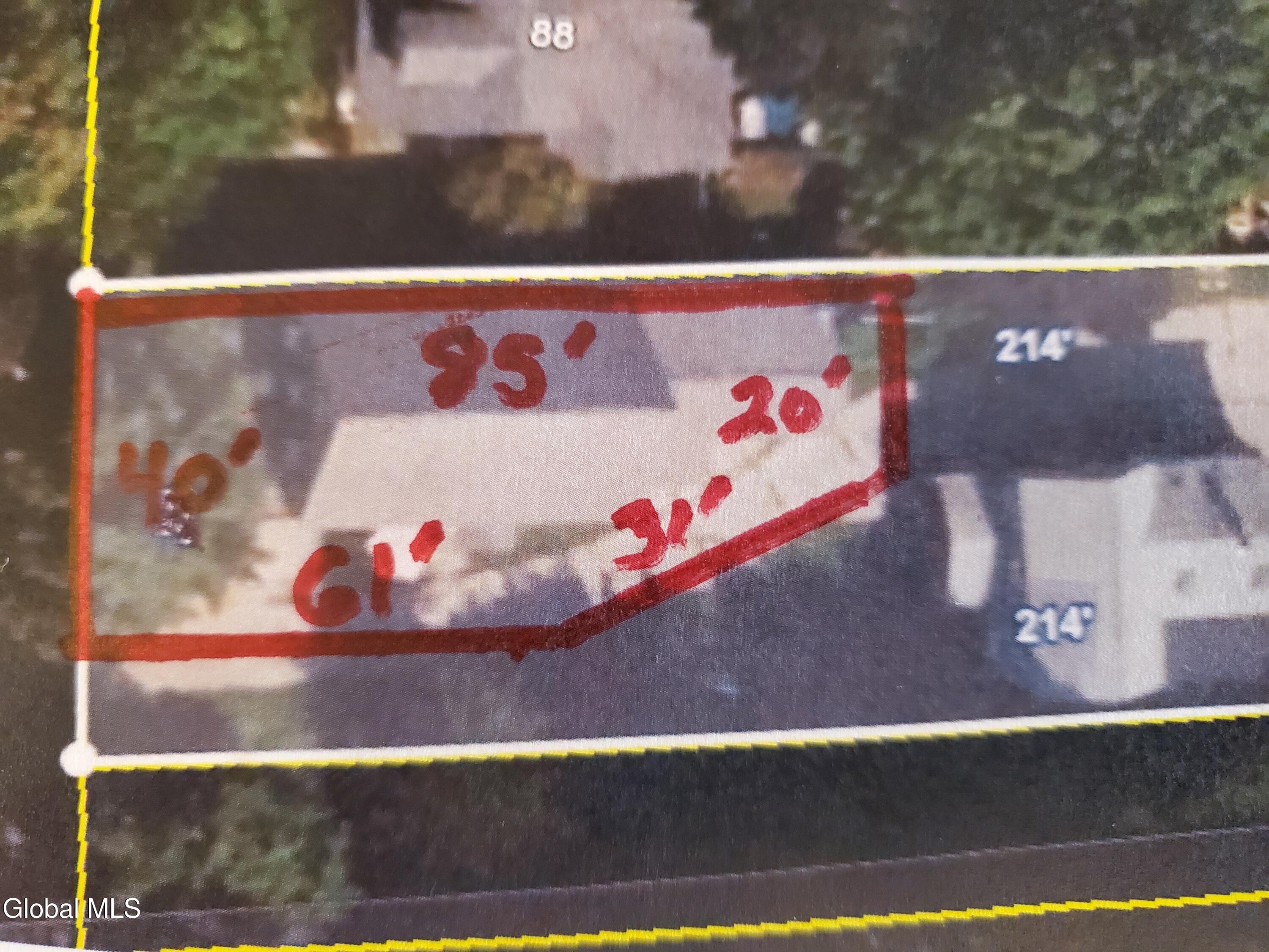 Saratoga Springs, New York 12866, United States, 5 Bedrooms Bedrooms, ,3 BathroomsBathrooms,Residential,Pending,181954