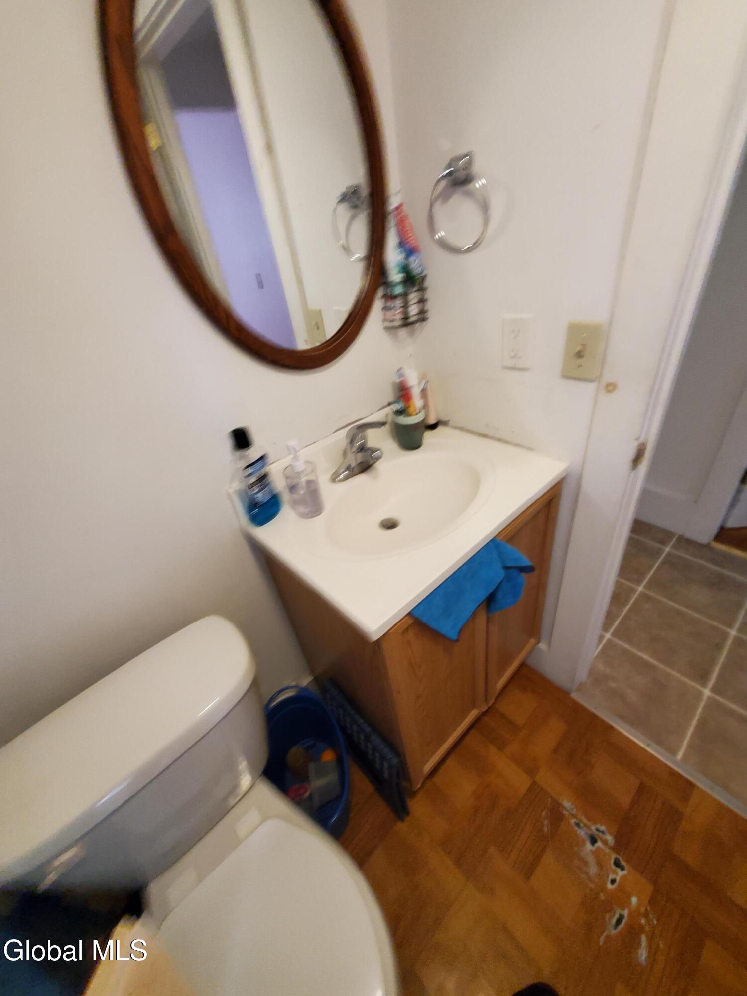 Saratoga Springs, New York 12866, United States, 5 Bedrooms Bedrooms, ,3 BathroomsBathrooms,Residential,Pending,181954