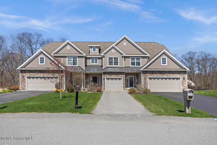 153 Fieldstone Drive, Niskayuna, New York image 2