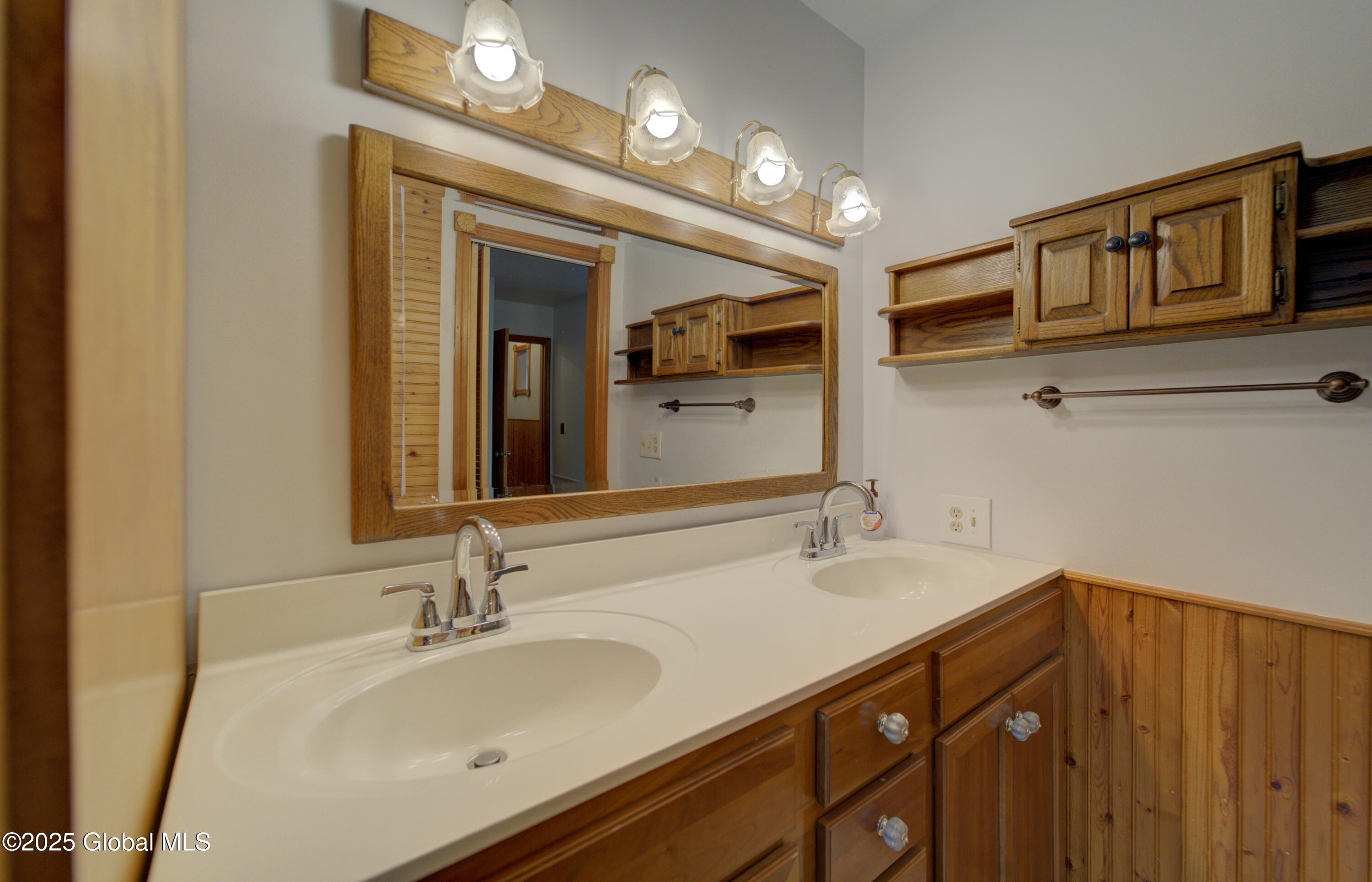 2854 River Road, Melrose, New York image 30