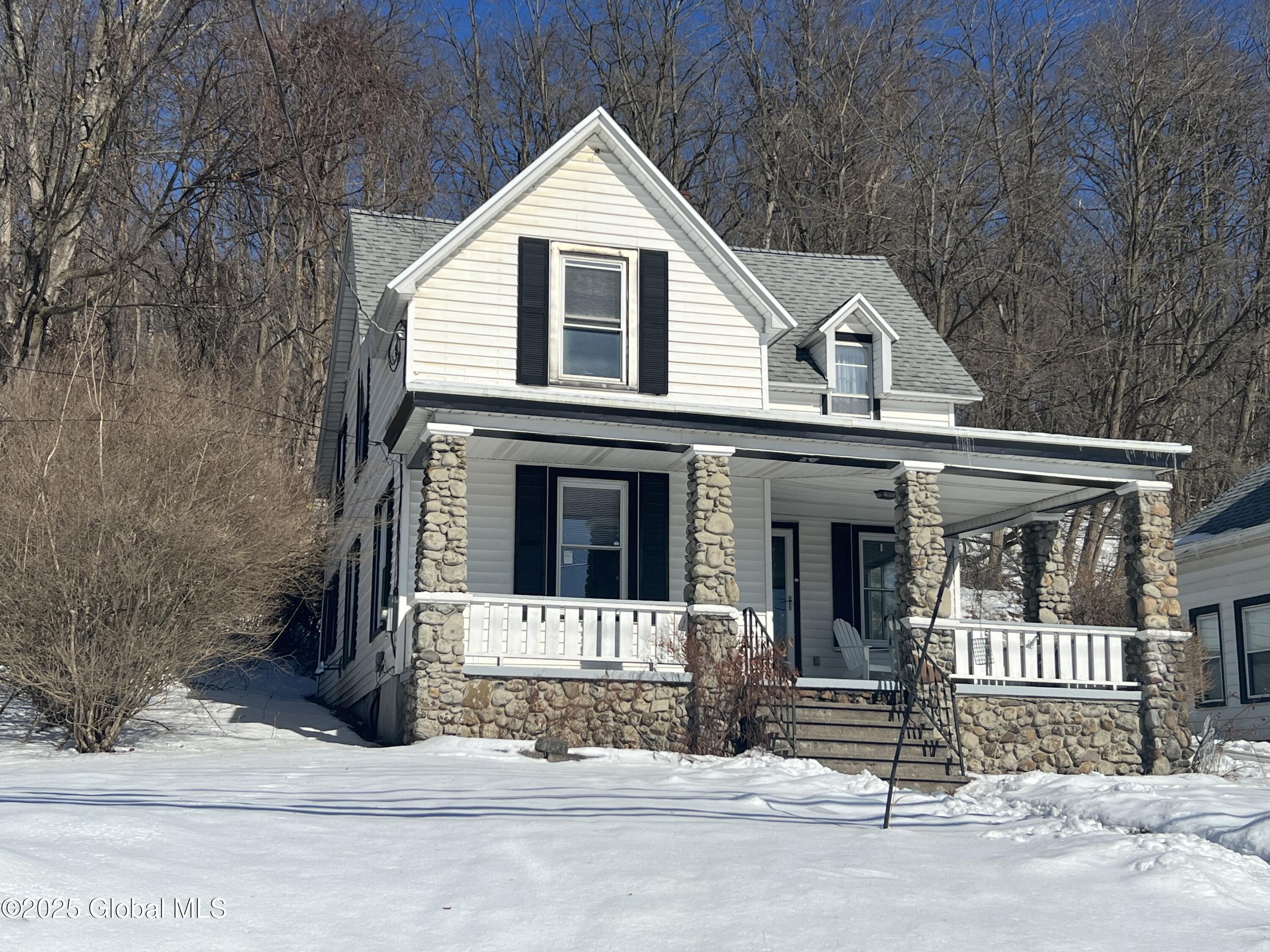 198 Chapman Drive, Amsterdam, New York image 2