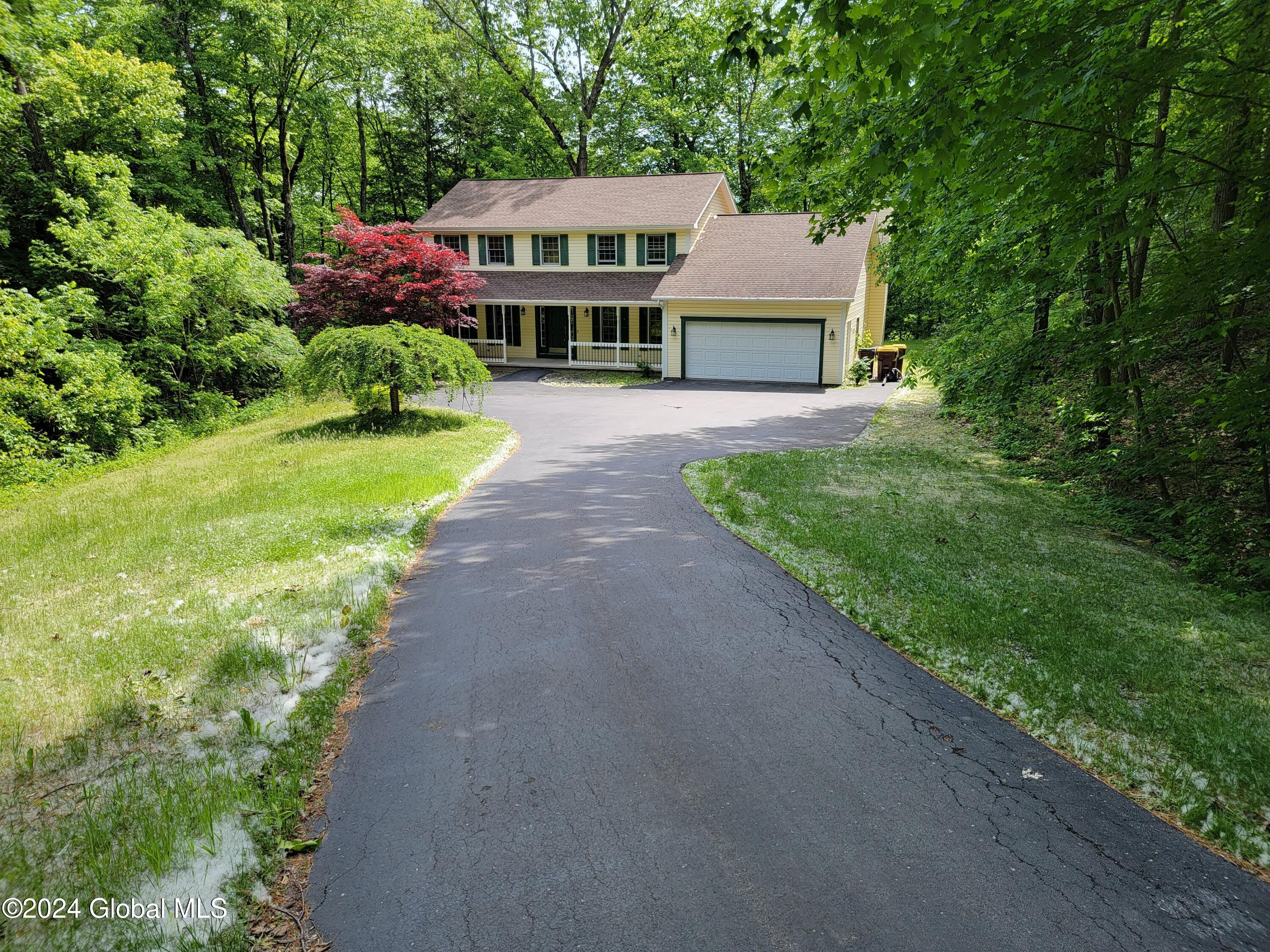 54 Canterbury Road, Clifton Park, New York image 4