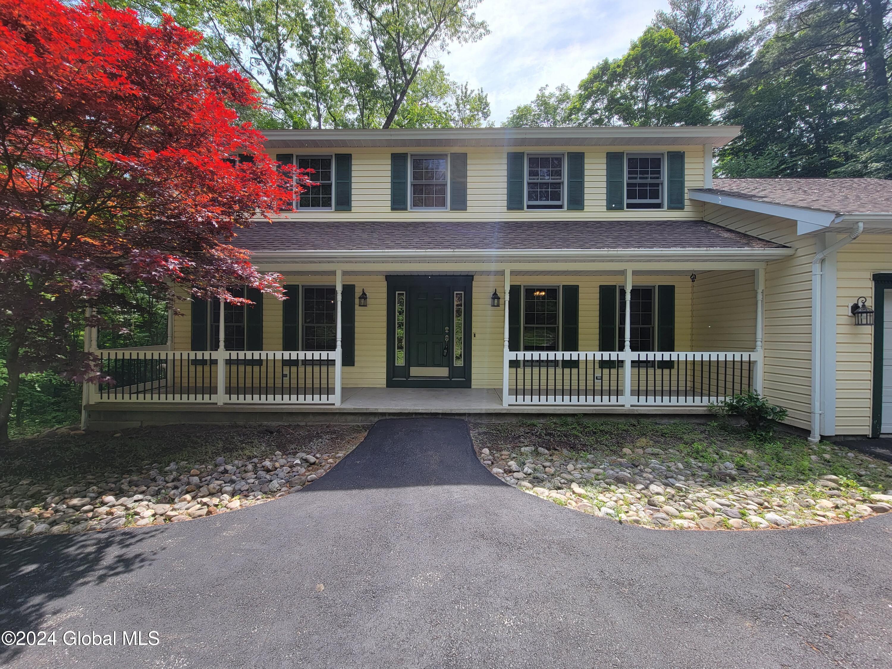 54 Canterbury Road, Clifton Park, New York image 3