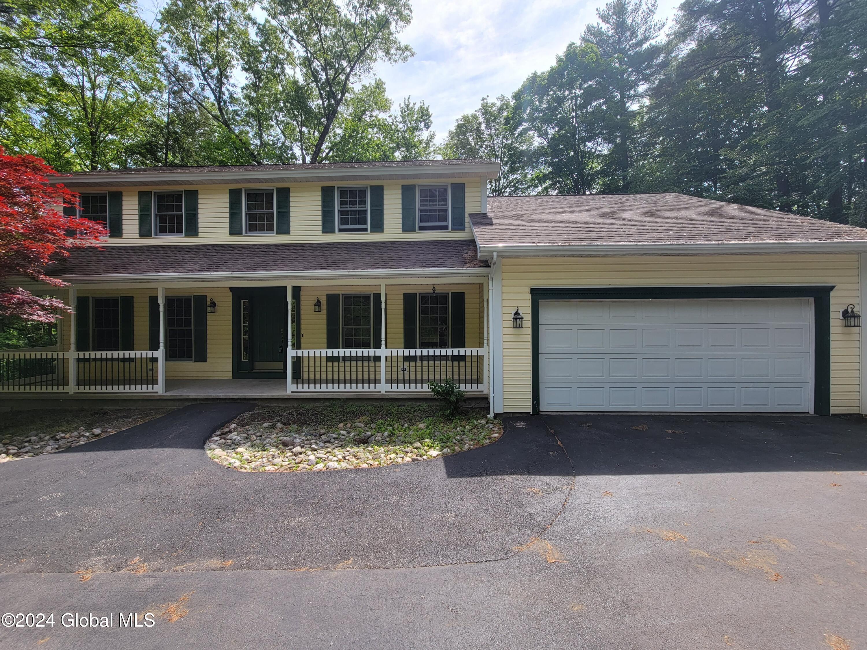 54 Canterbury Road, Clifton Park, New York image 2