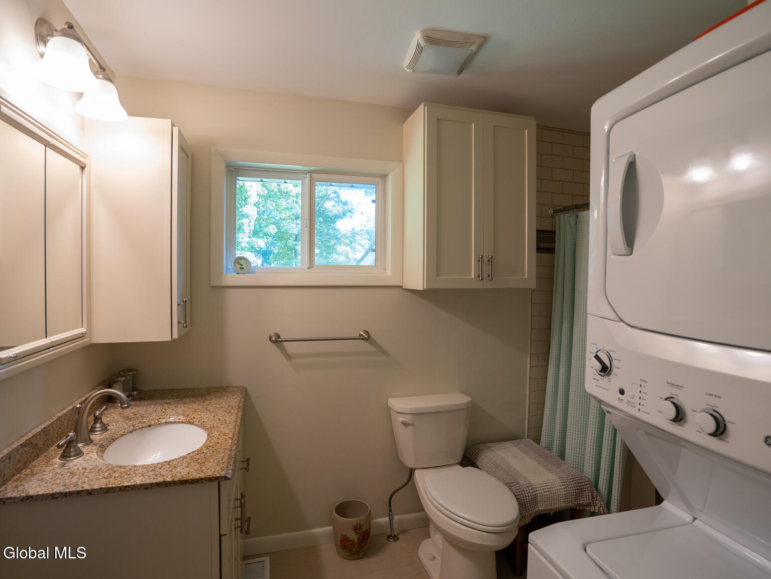 Ancram, New York 12502, United States, 4 Bedrooms Bedrooms, ,3 BathroomsBathrooms,Residential,Active,193804