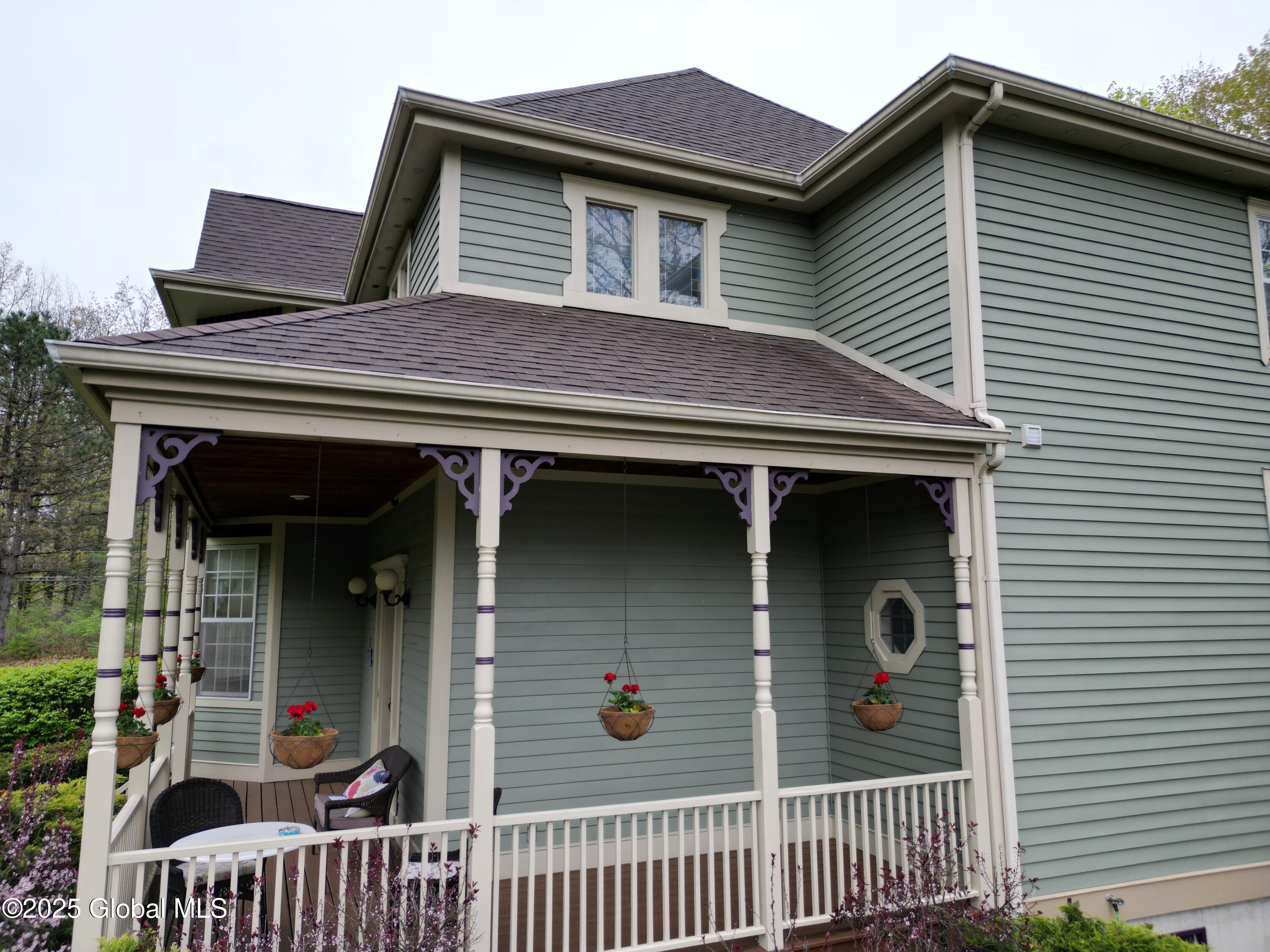 587 Grand Avenue, Saratoga Springs, New York image 5