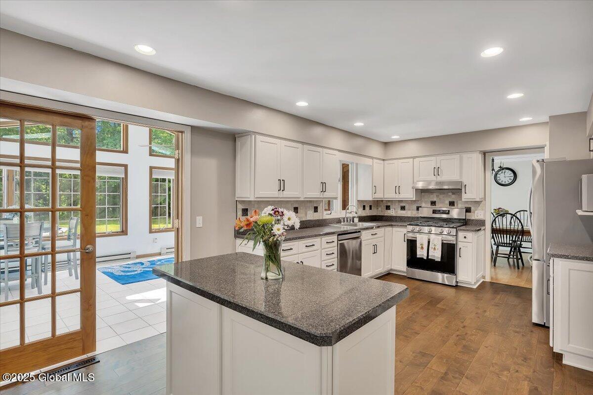 56 Via Da Vinci, Clifton Park, New York image 14