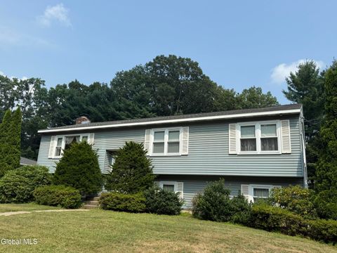 Photo of 12 Lakewood Drive, Saratoga Springs, NY 12866 (MLS # 202613377)