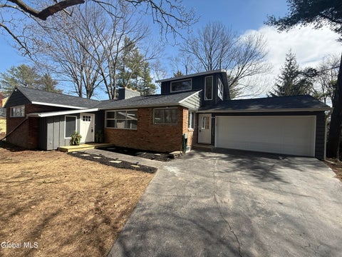 Homes For Sale - 2080 Van Antwerp Road<br/> Niskayuna, NY 12309