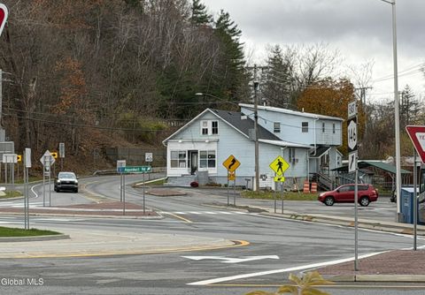 Photo of 2855 Aqueduct Road, Schenectady, NY 12309 (MLS # 202529672)