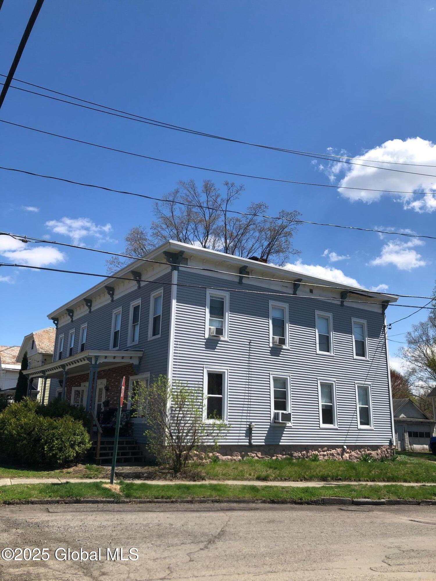 Greenwich, New York 12834, United States, 6 Bedrooms Bedrooms, ,3 BathroomsBathrooms,Residential,Pending,116795