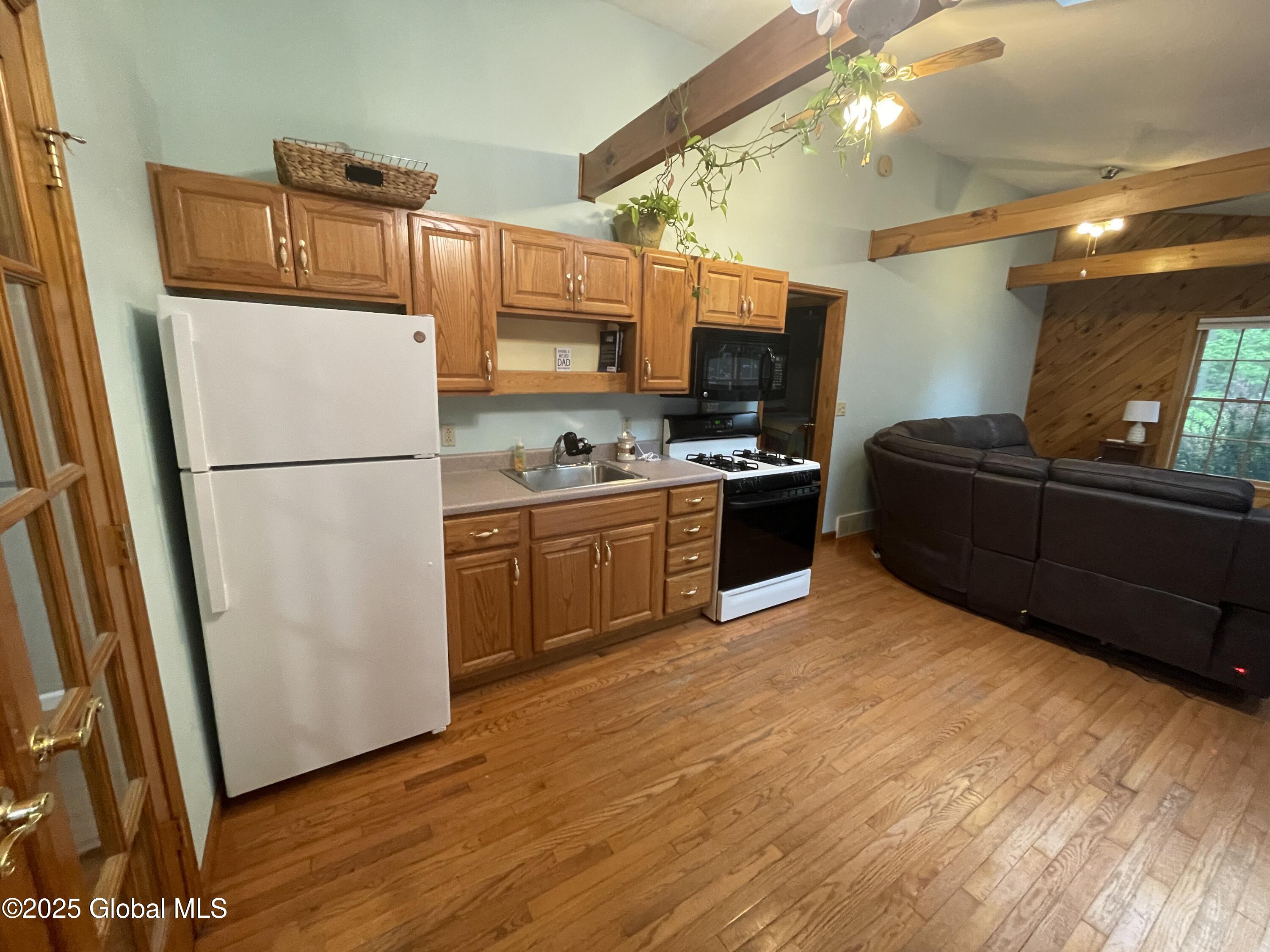 8 Iris Avenue, South Glens Falls, New York image 13