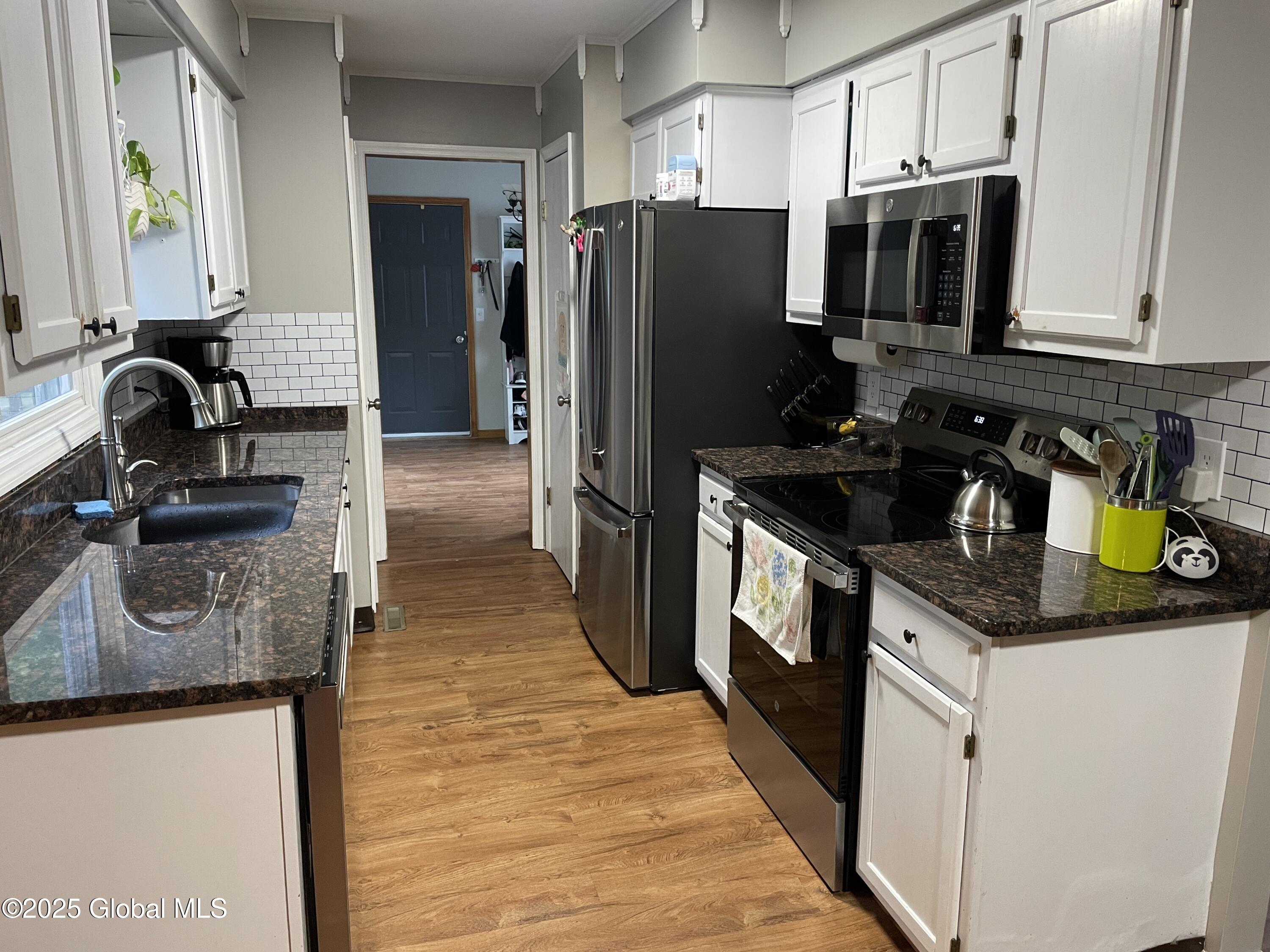 8 Iris Avenue, South Glens Falls, New York image 7