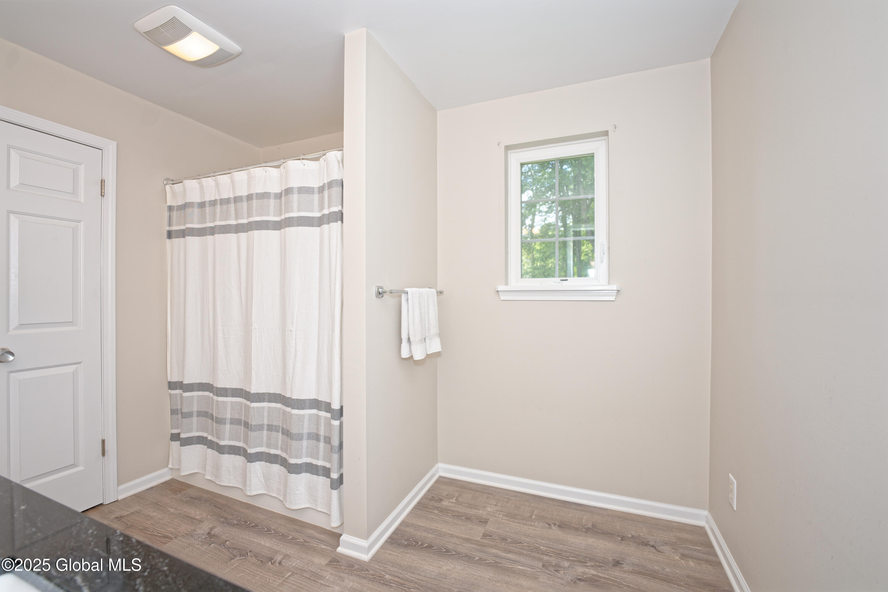 42 Michelle Drive, Clifton Park, New York image 27