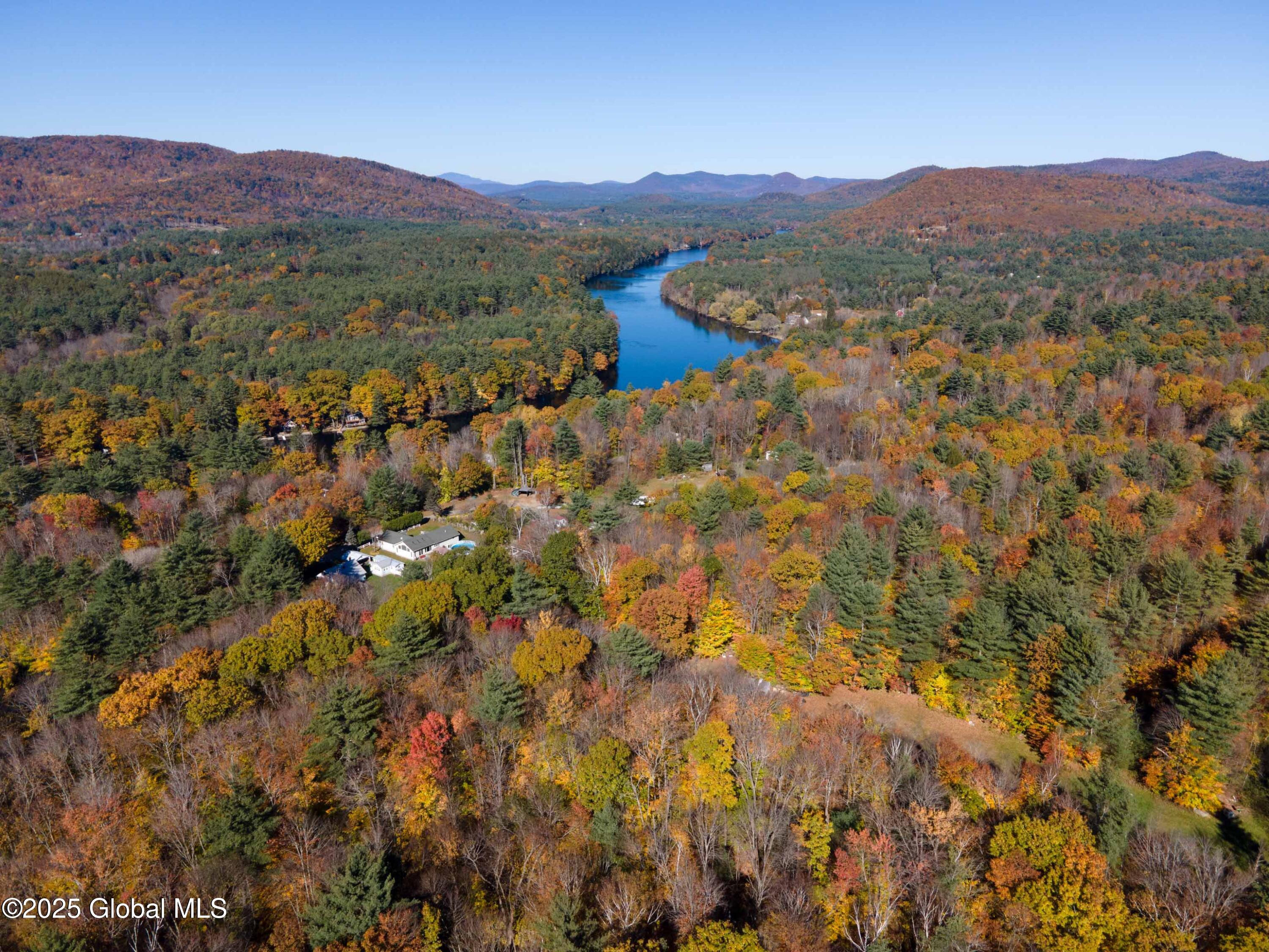 L18 East River Drive, Lake Luzerne, New York image 9