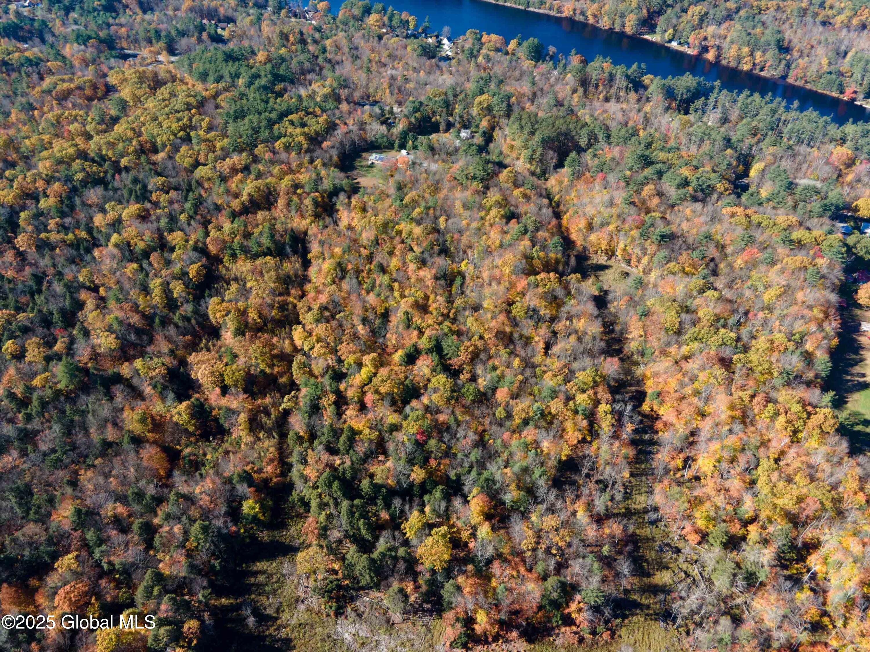 L18 East River Drive, Lake Luzerne, New York image 8