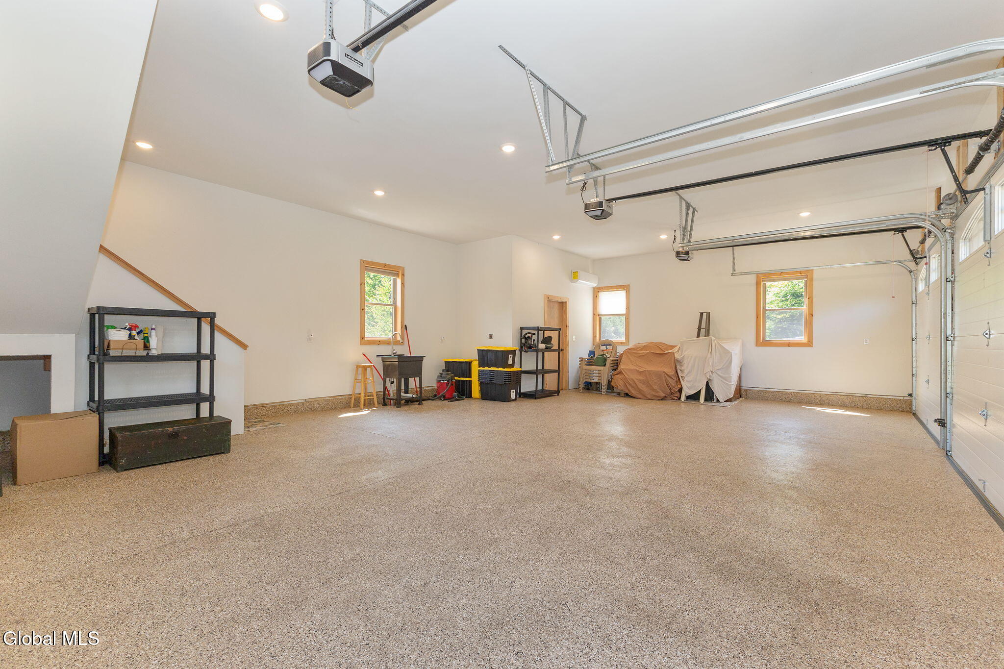 5260 Hudson Road