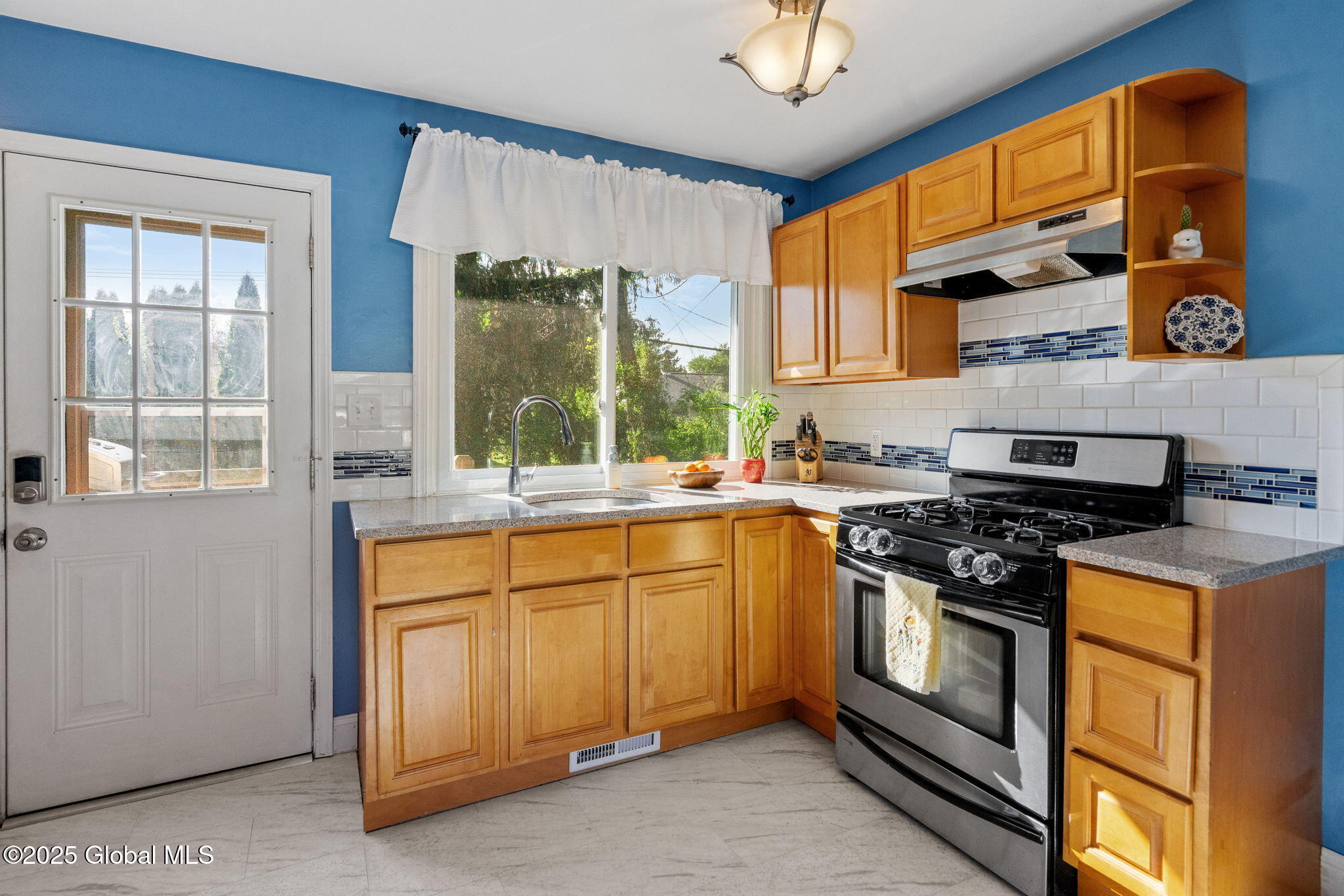 36 Tattersall Lane, Albany, New York image 13