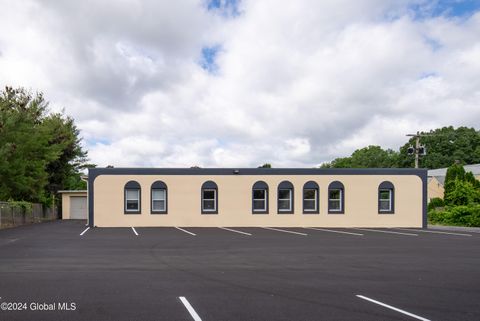 Photo of 8 Nolan Road, Albany, NY 12205 (MLS # 202525107)