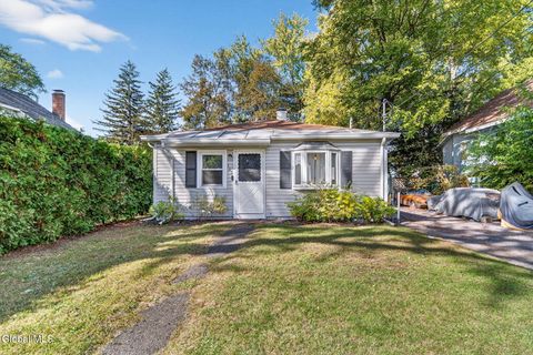 Photo of 163 Chiswell Road, Schenectady, NY 12304 (MLS # 202528140)