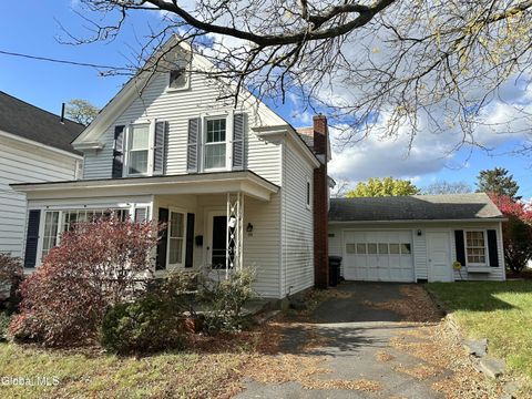 Photo of 135 Western Parkway, Schenectady, NY 12304 (MLS # 202529582)