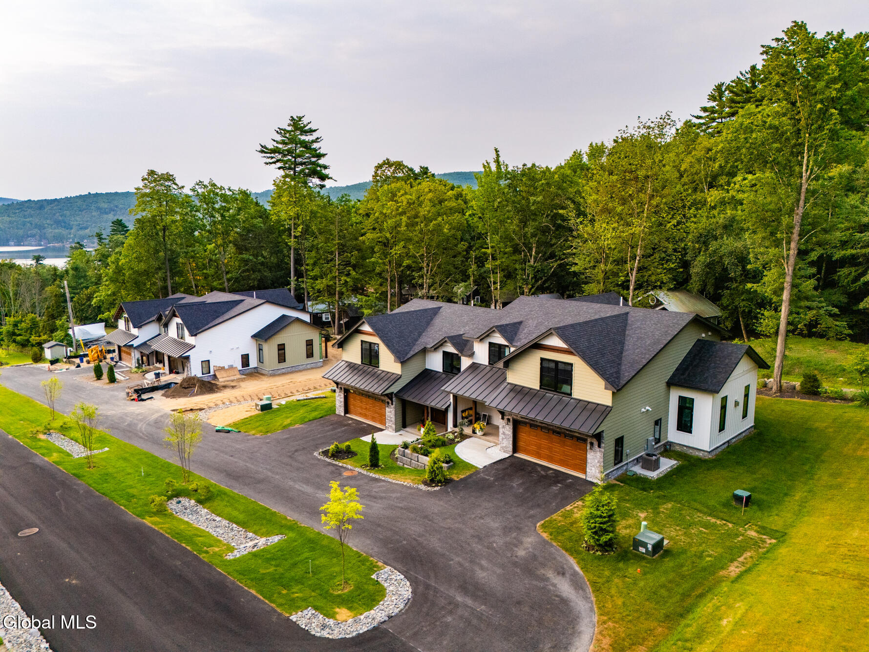 3259 Lake Shore Drive 4