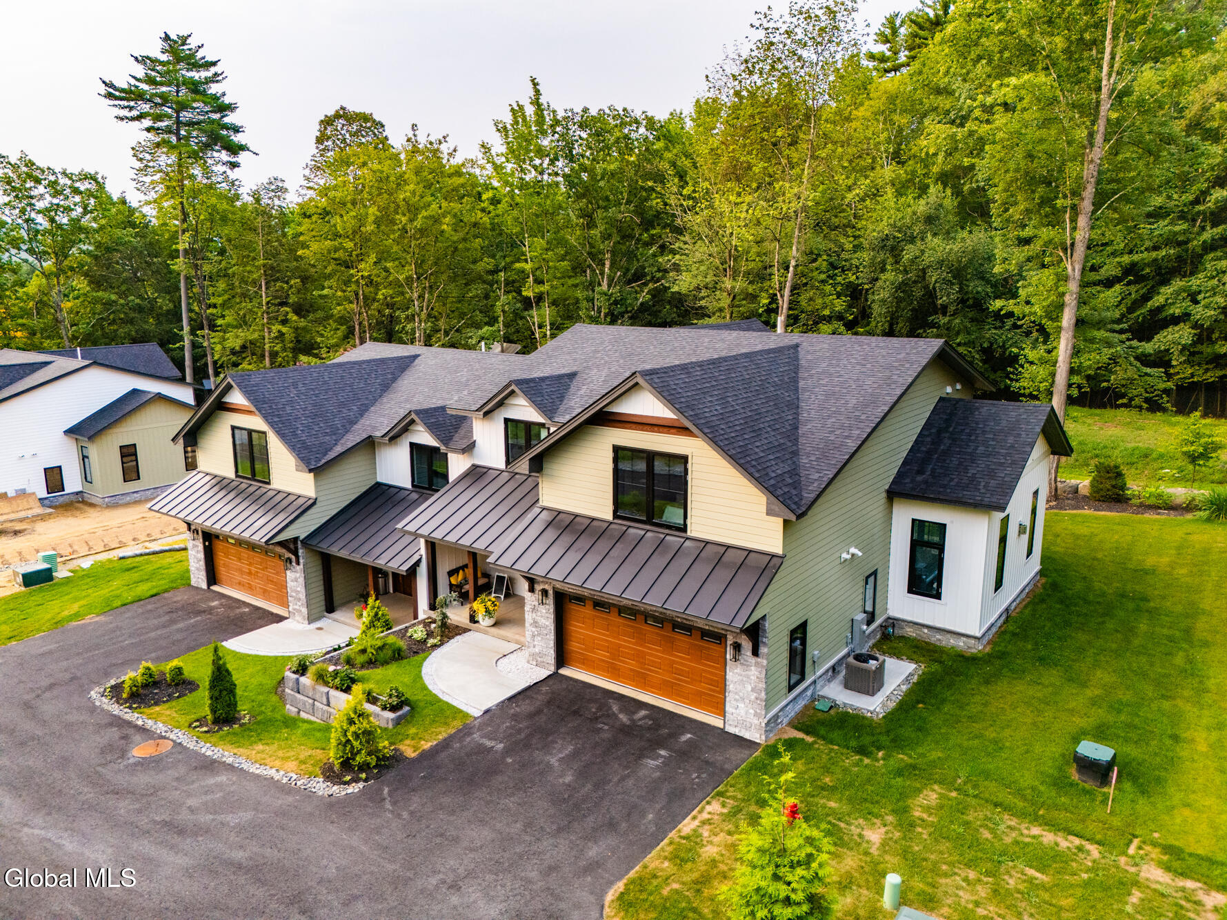 3259 Lake Shore Drive 4