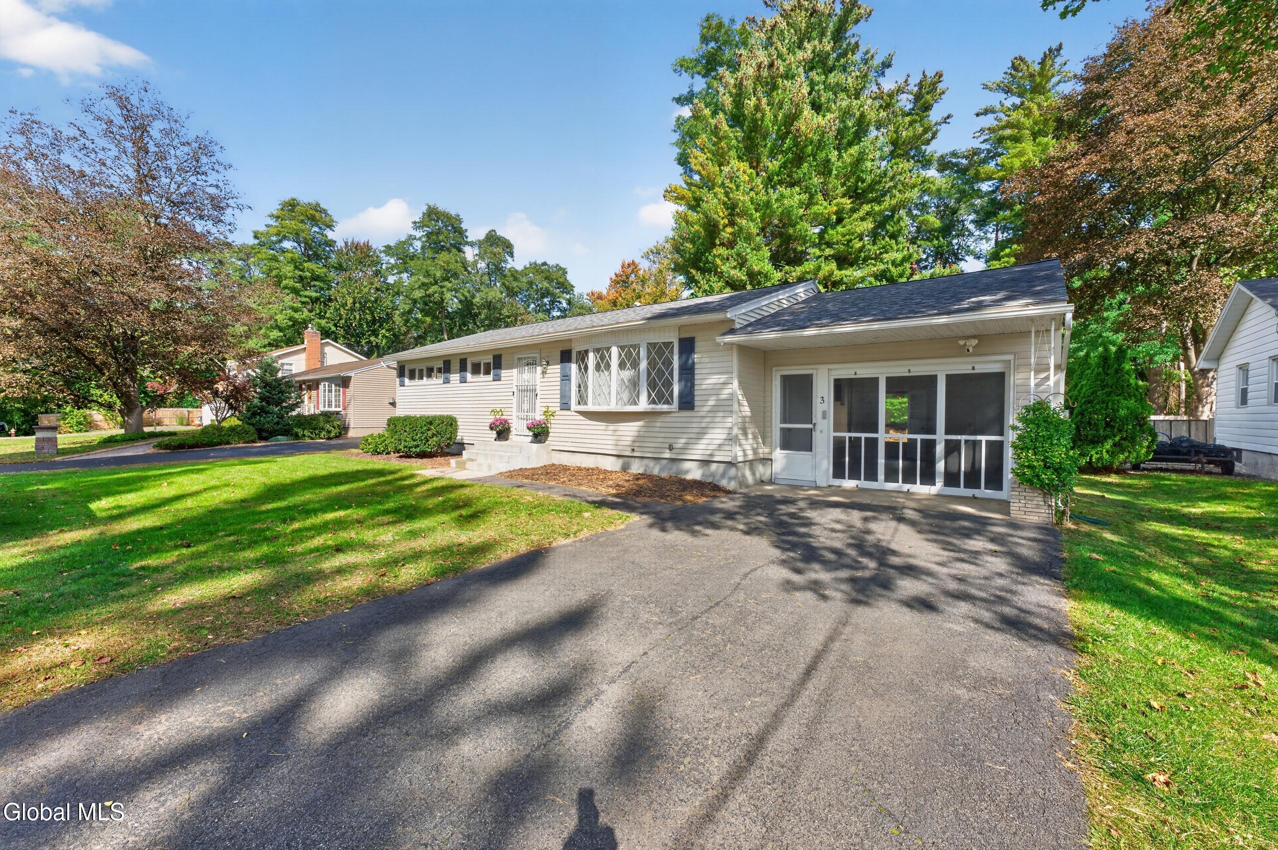 3 Kenyon Drive