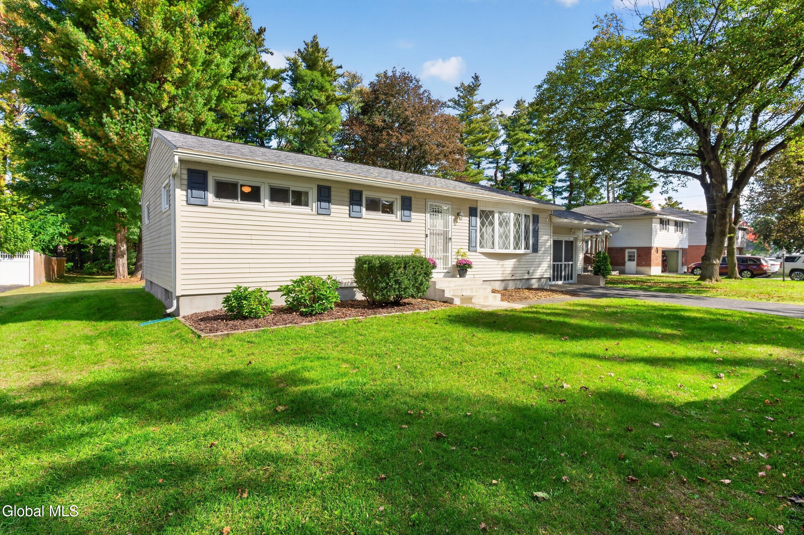 3 Kenyon Drive
