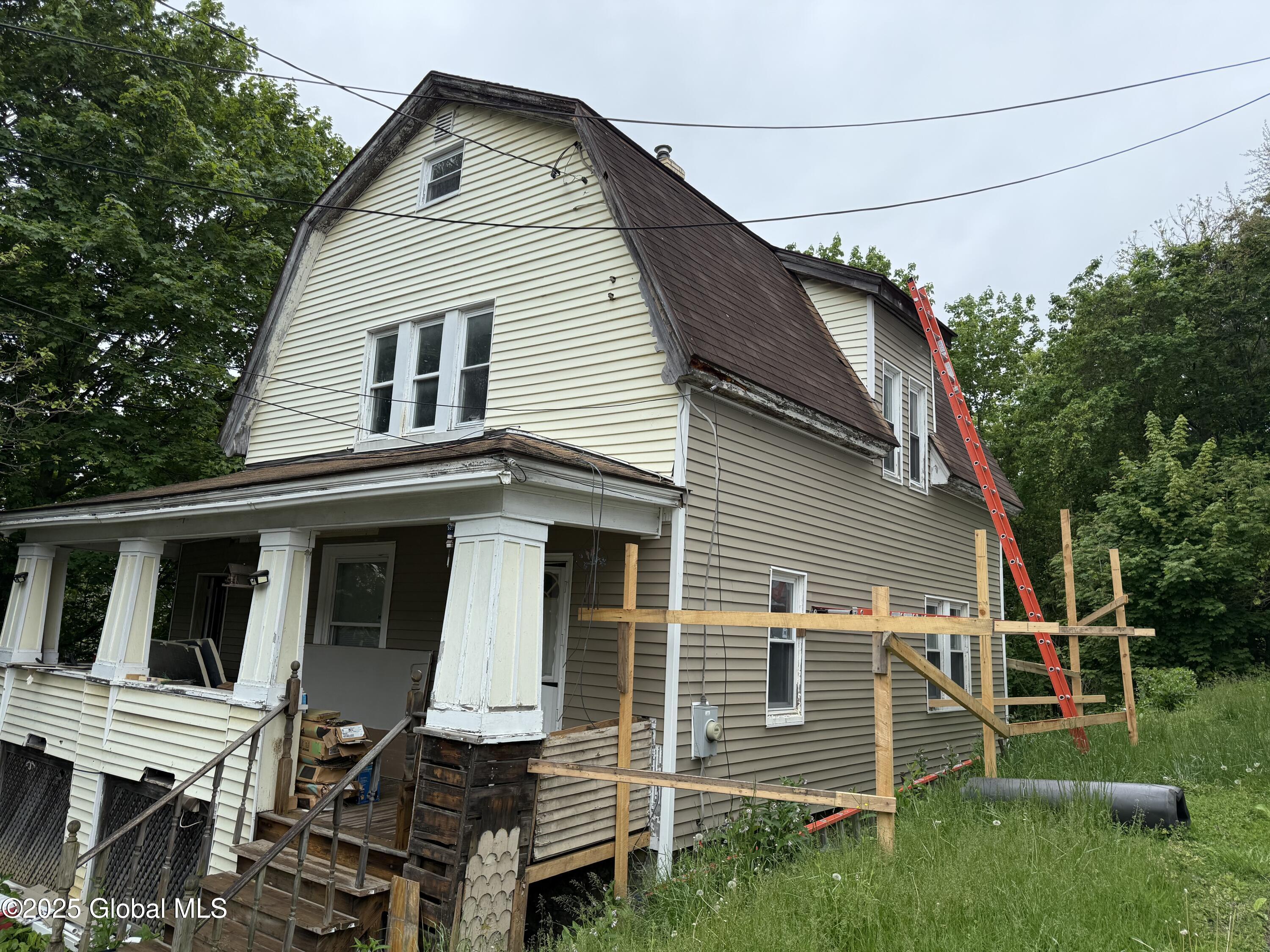46 Slater Street, Amsterdam, New York image 1
