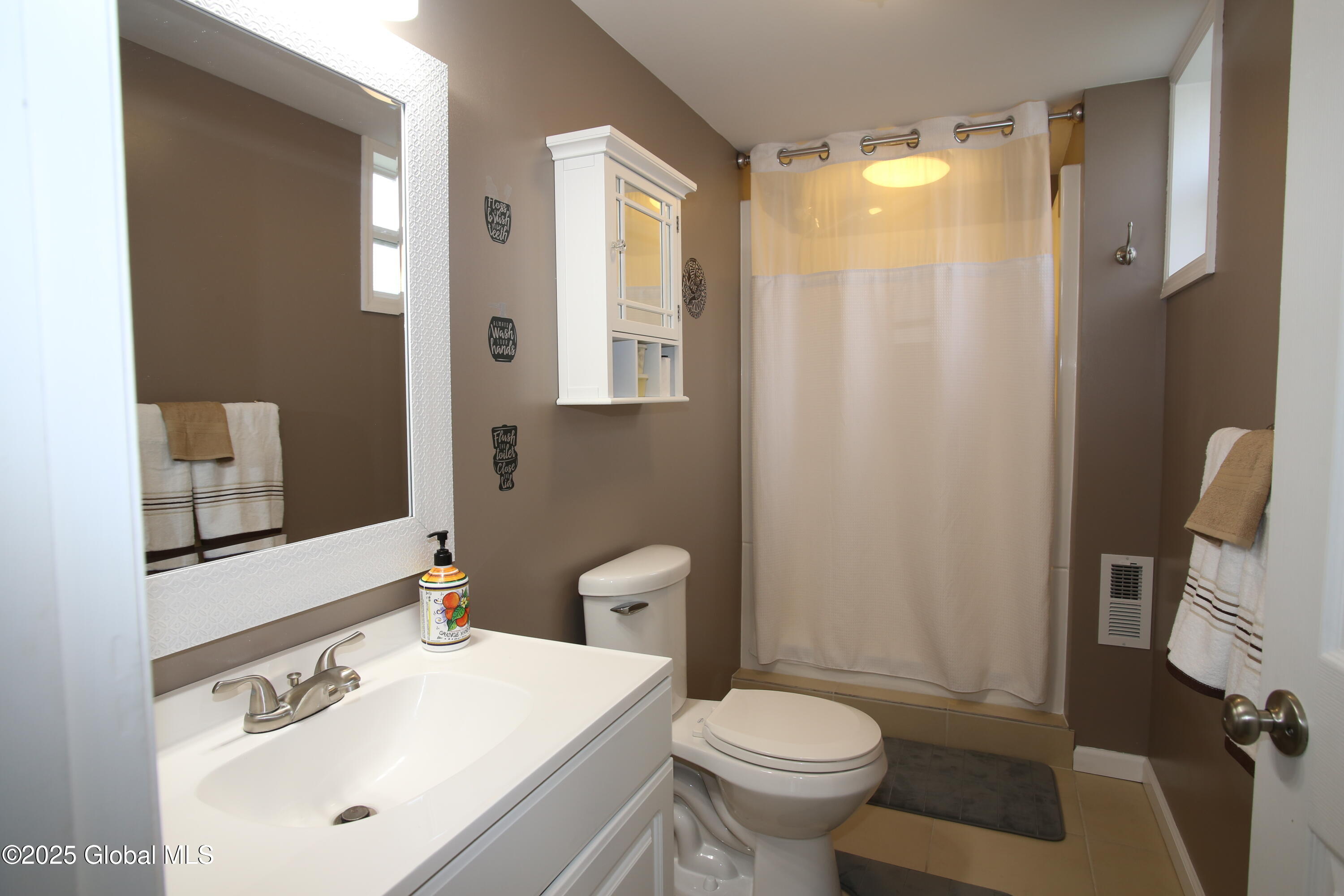 11 East Ford Drive, Latham, New York image 40