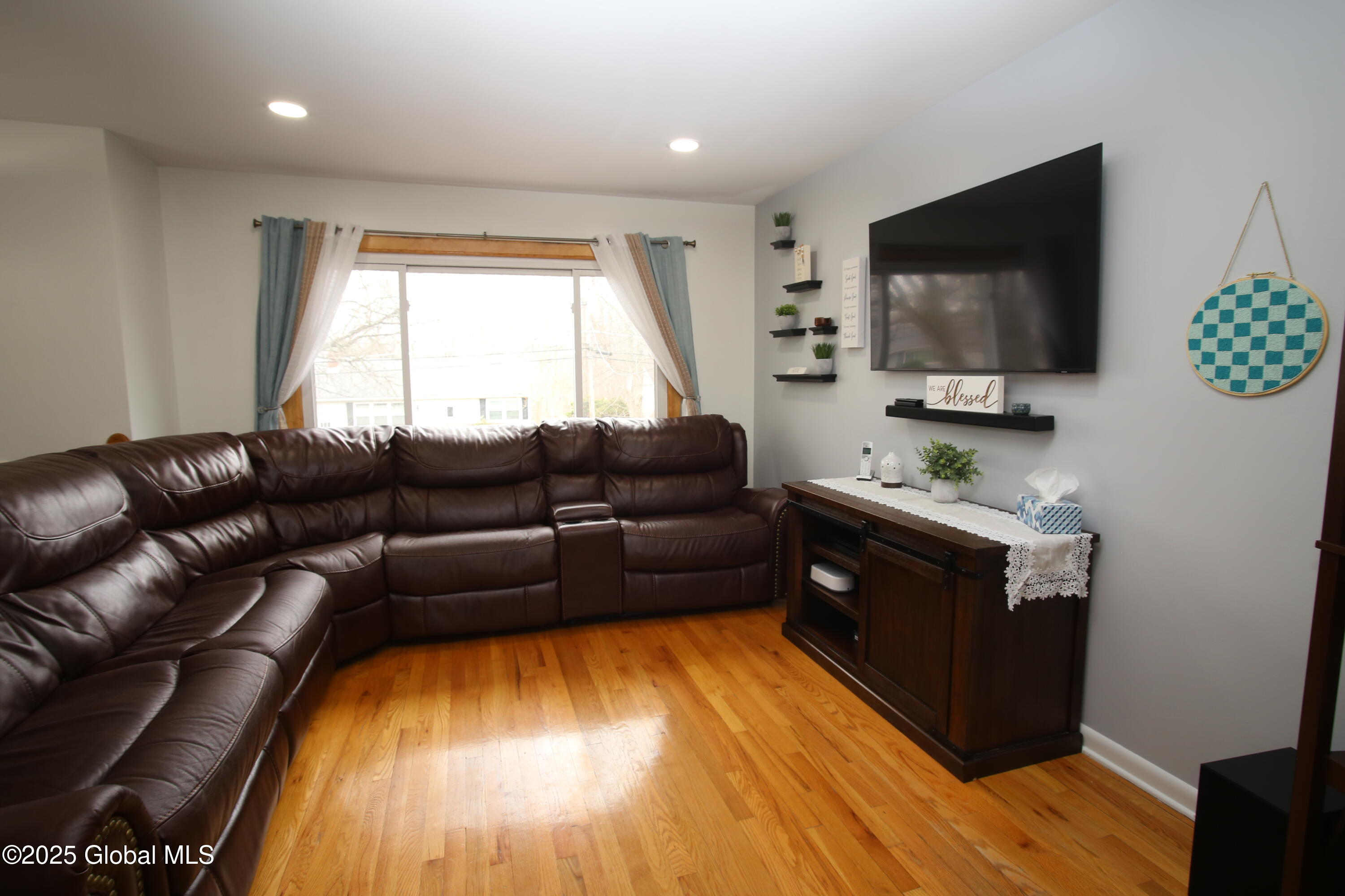 11 East Ford Drive, Latham, New York image 3