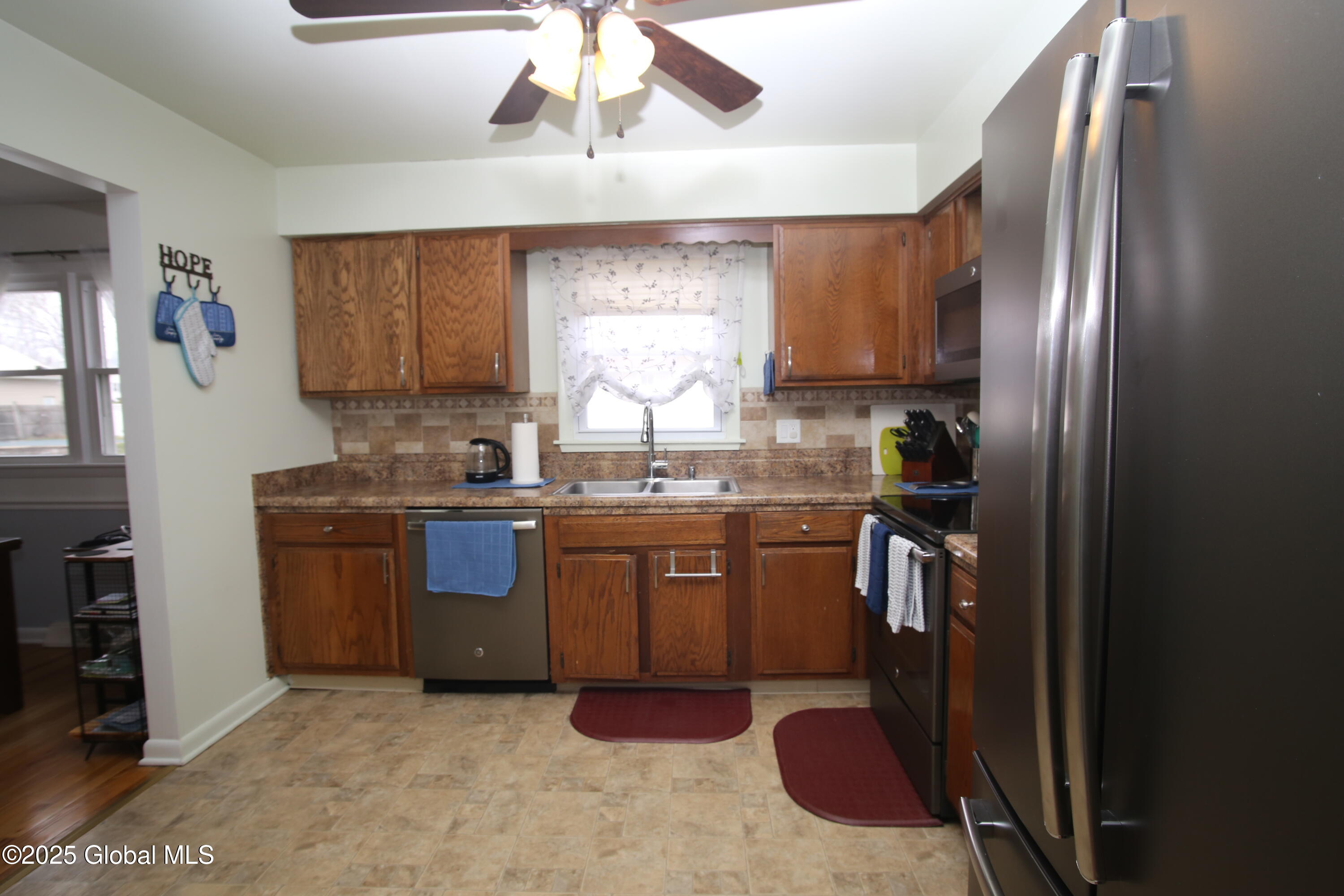 11 East Ford Drive, Latham, New York image 12